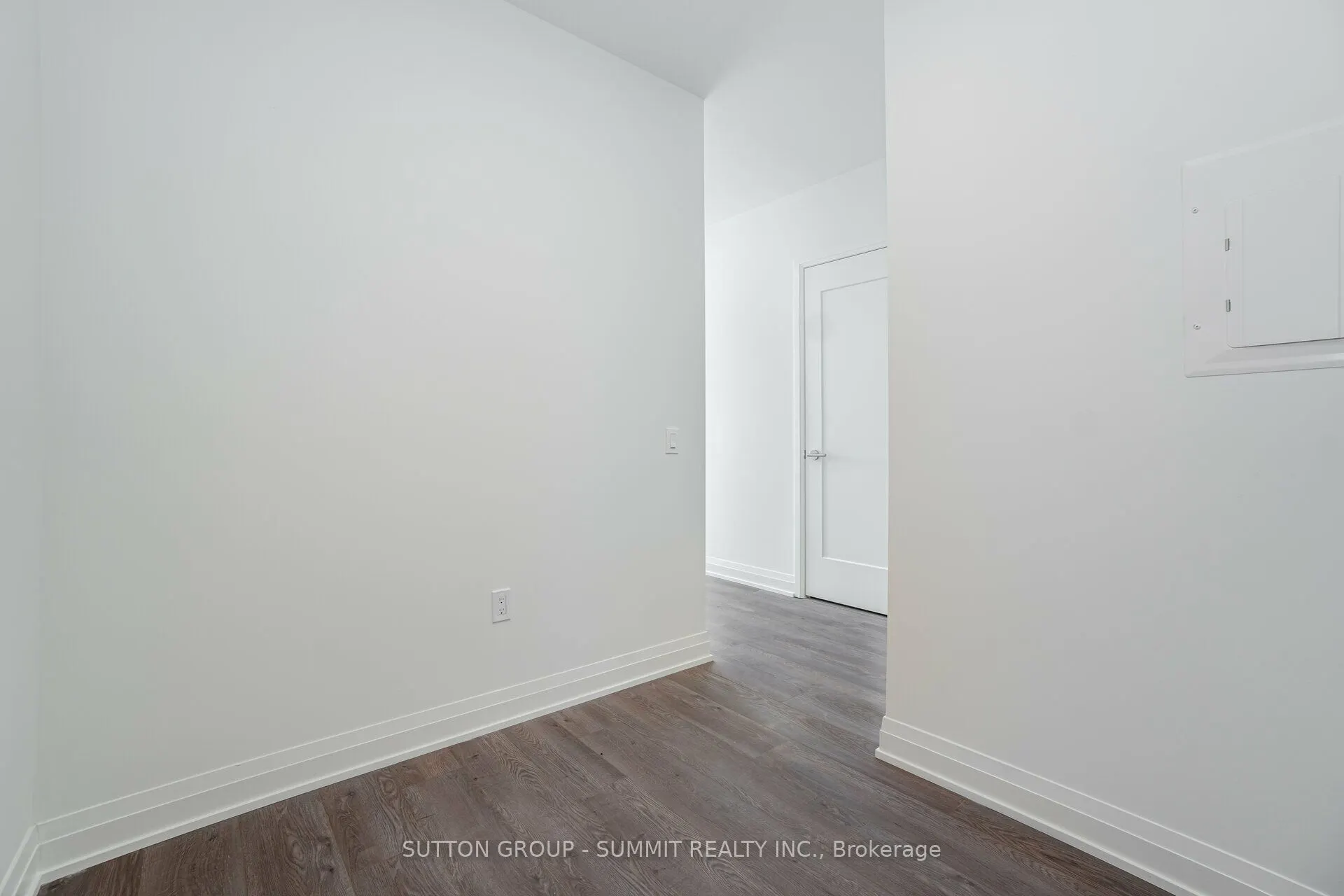 509 Dundas Street W #226
