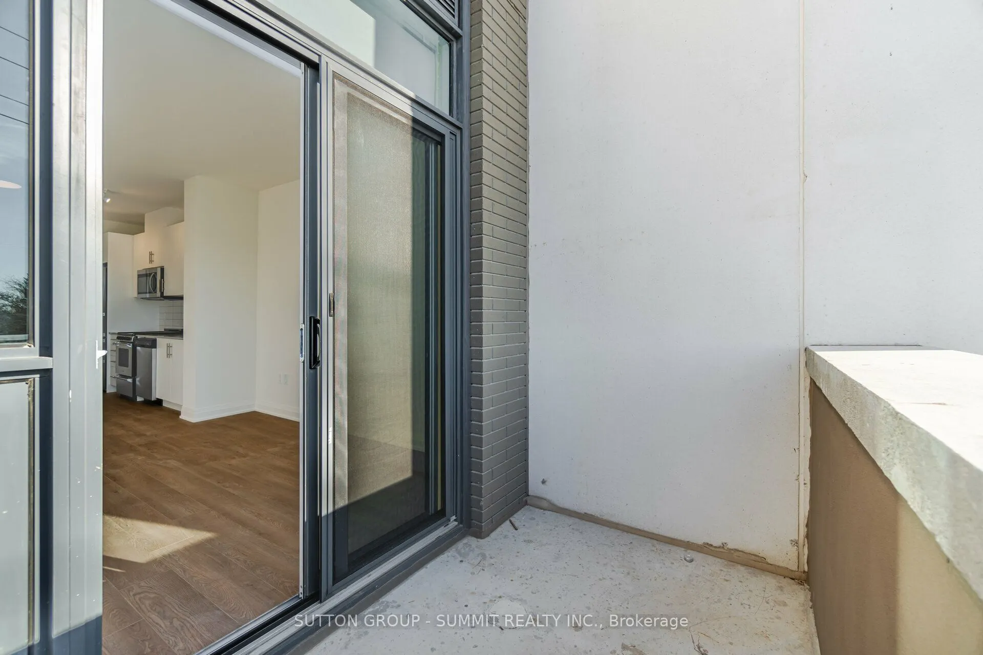509 Dundas Street W #226