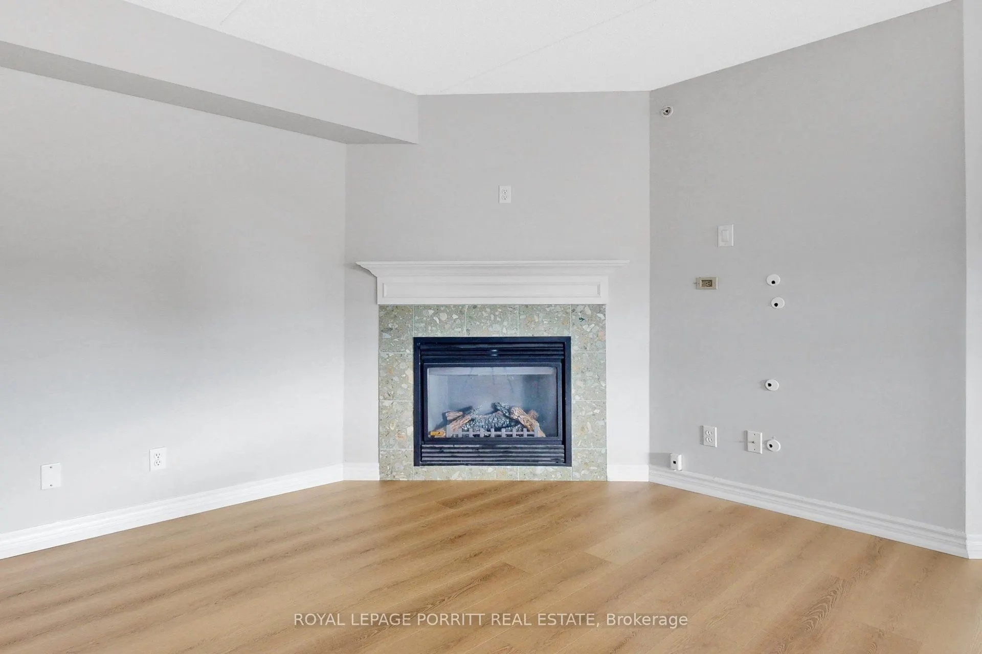 2085 Appleby Line #302