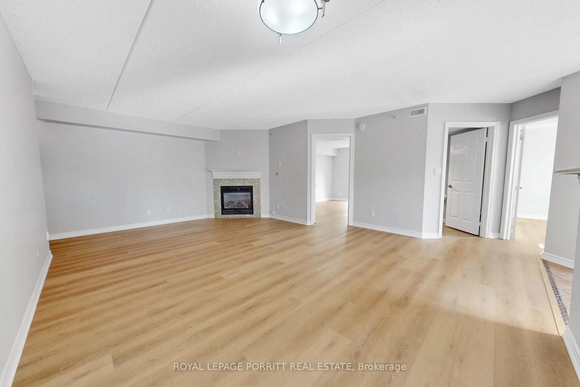 2085 Appleby Line #302