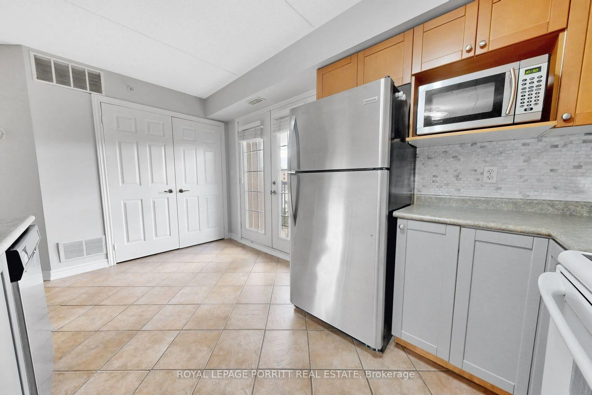 2085 Appleby Line #302