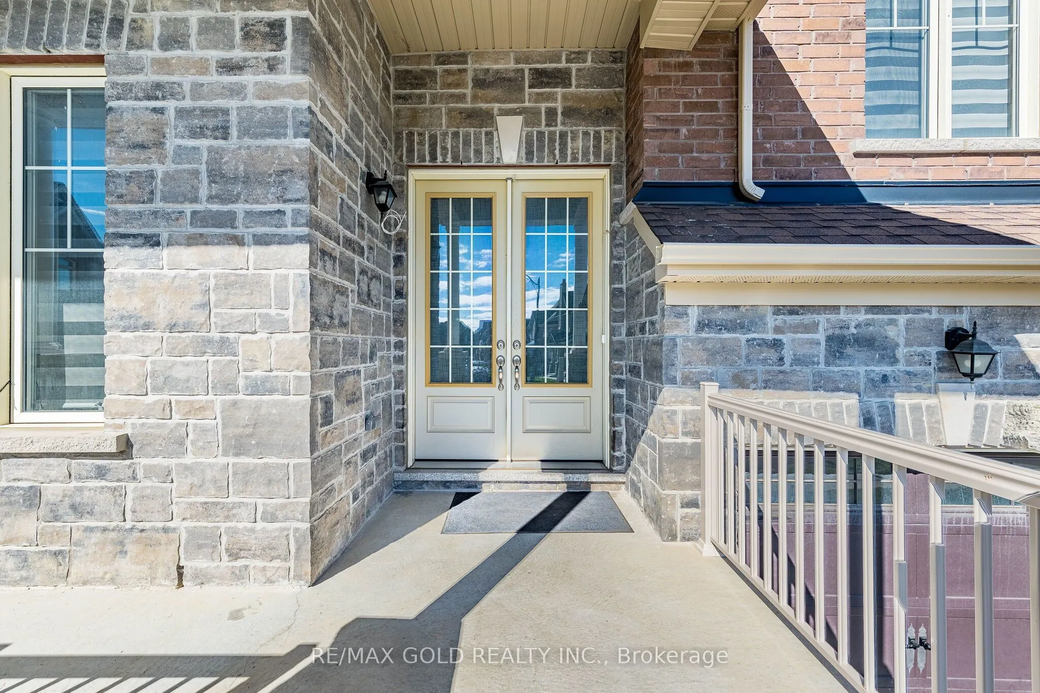 24 Jenwood Crescent