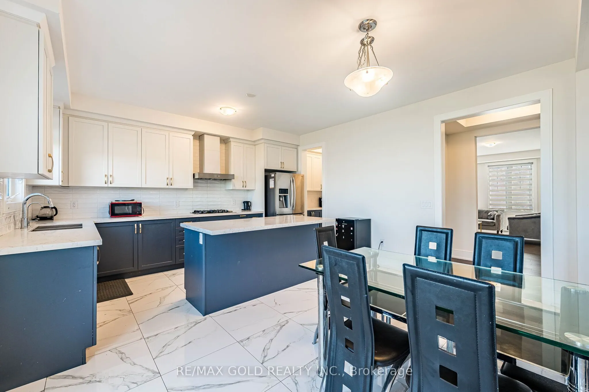 24 Jenwood Crescent