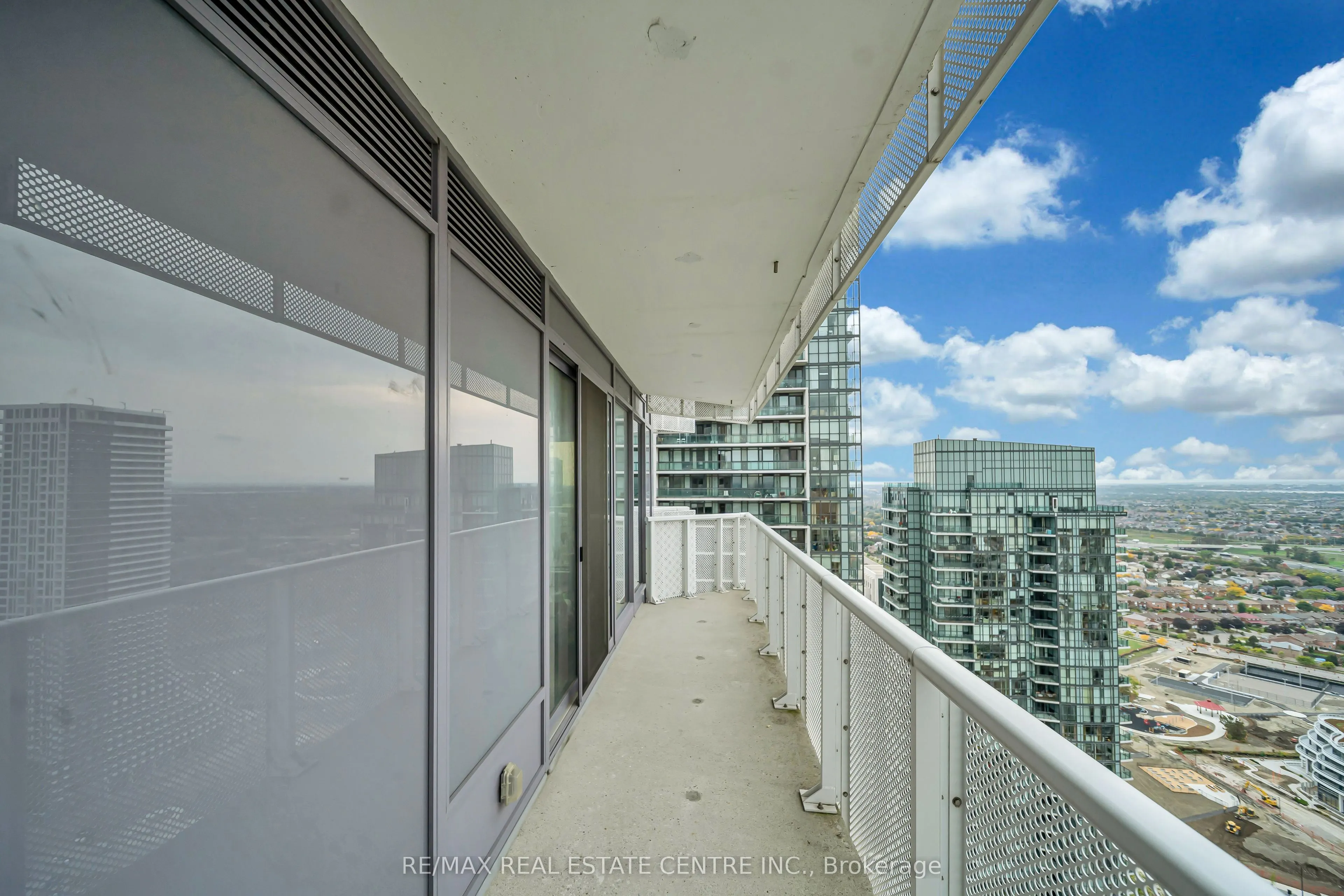 4065 Confederation Parkway N #3803