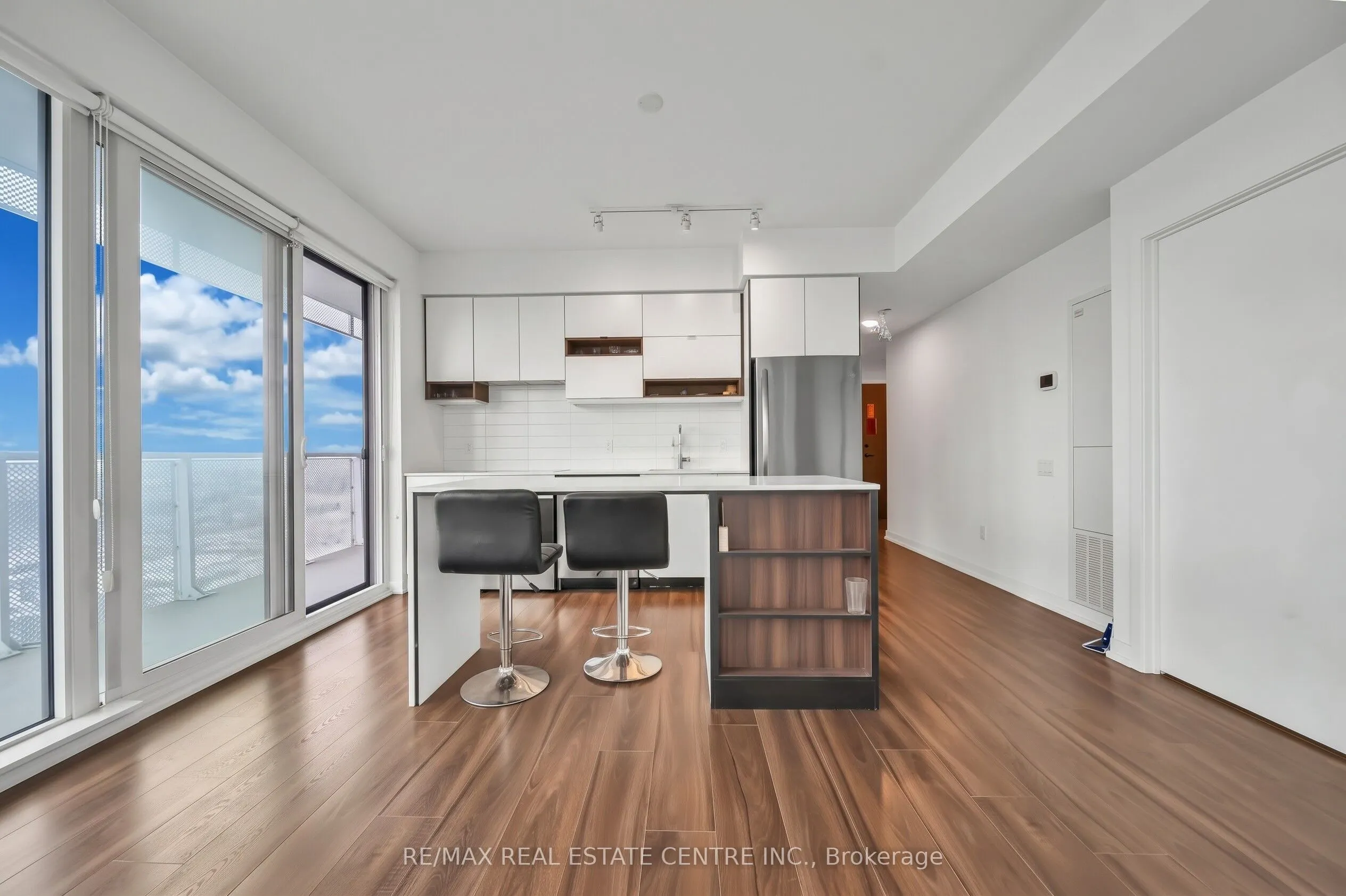 4065 Confederation Parkway N #3803
