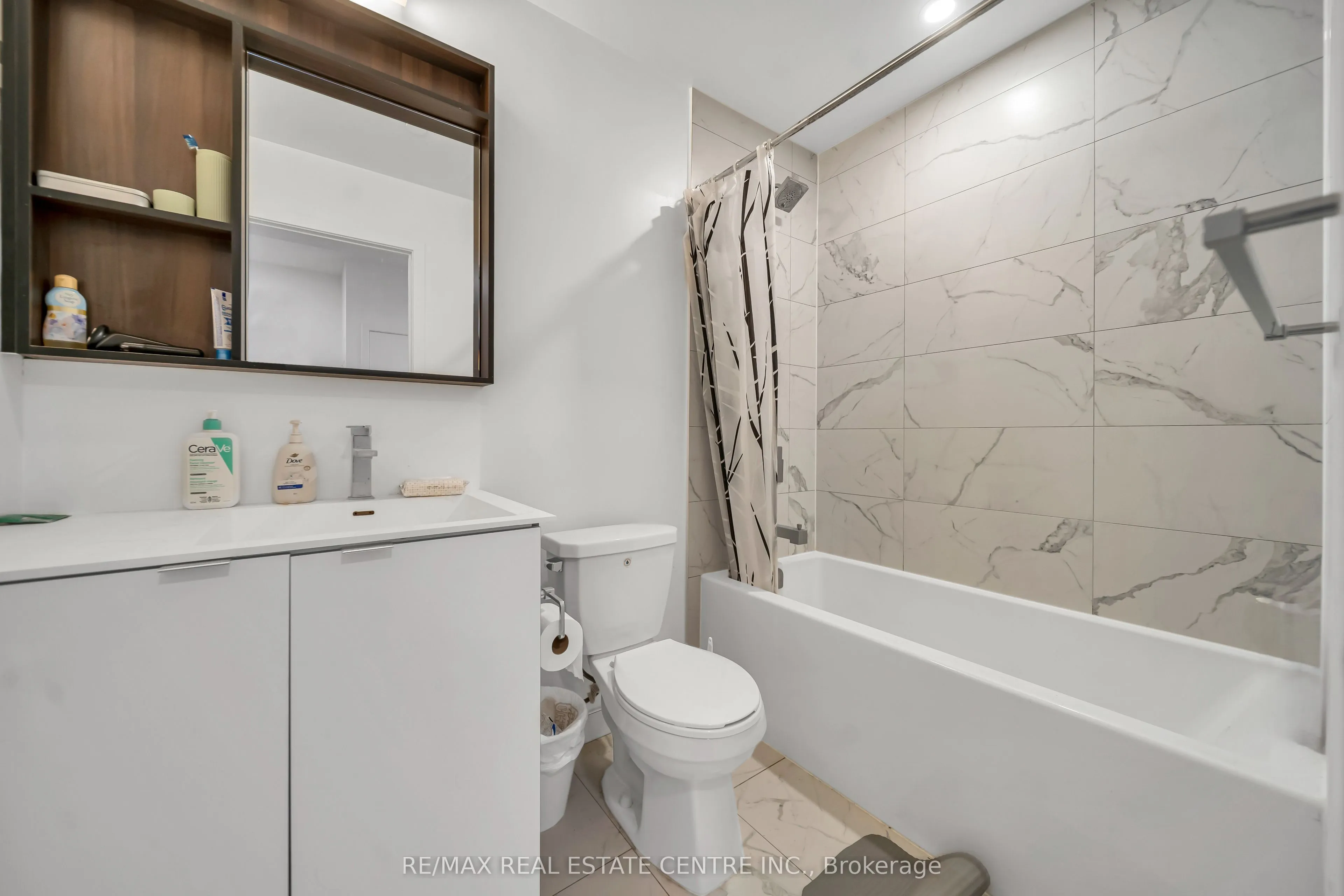 4065 Confederation Parkway N #3803