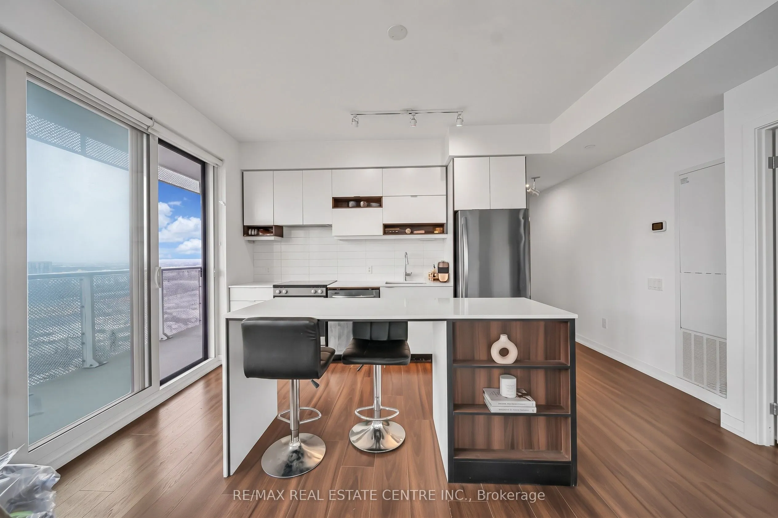 4065 Confederation Parkway N #3803