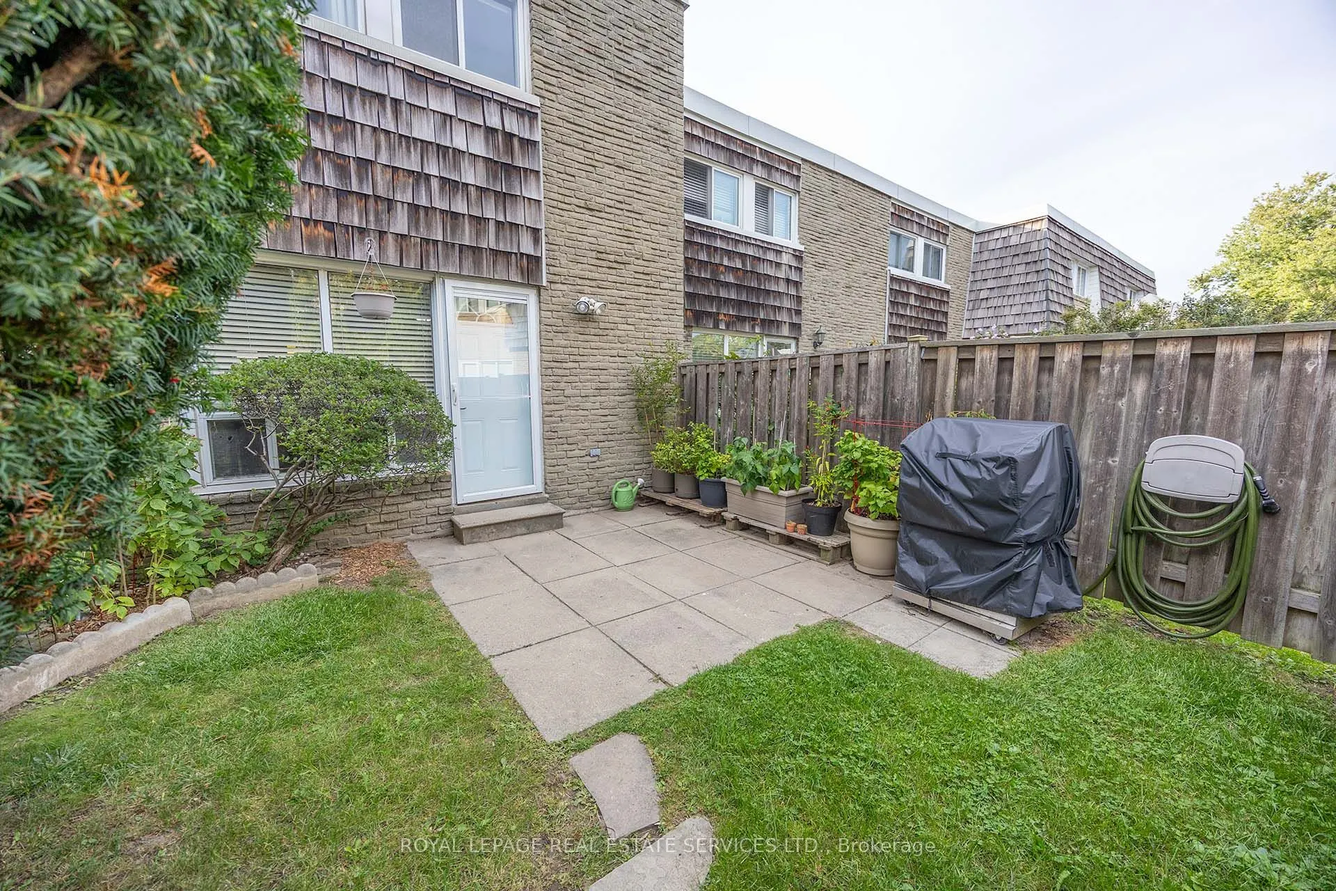 71 Old Burnhamthorpe Road #18