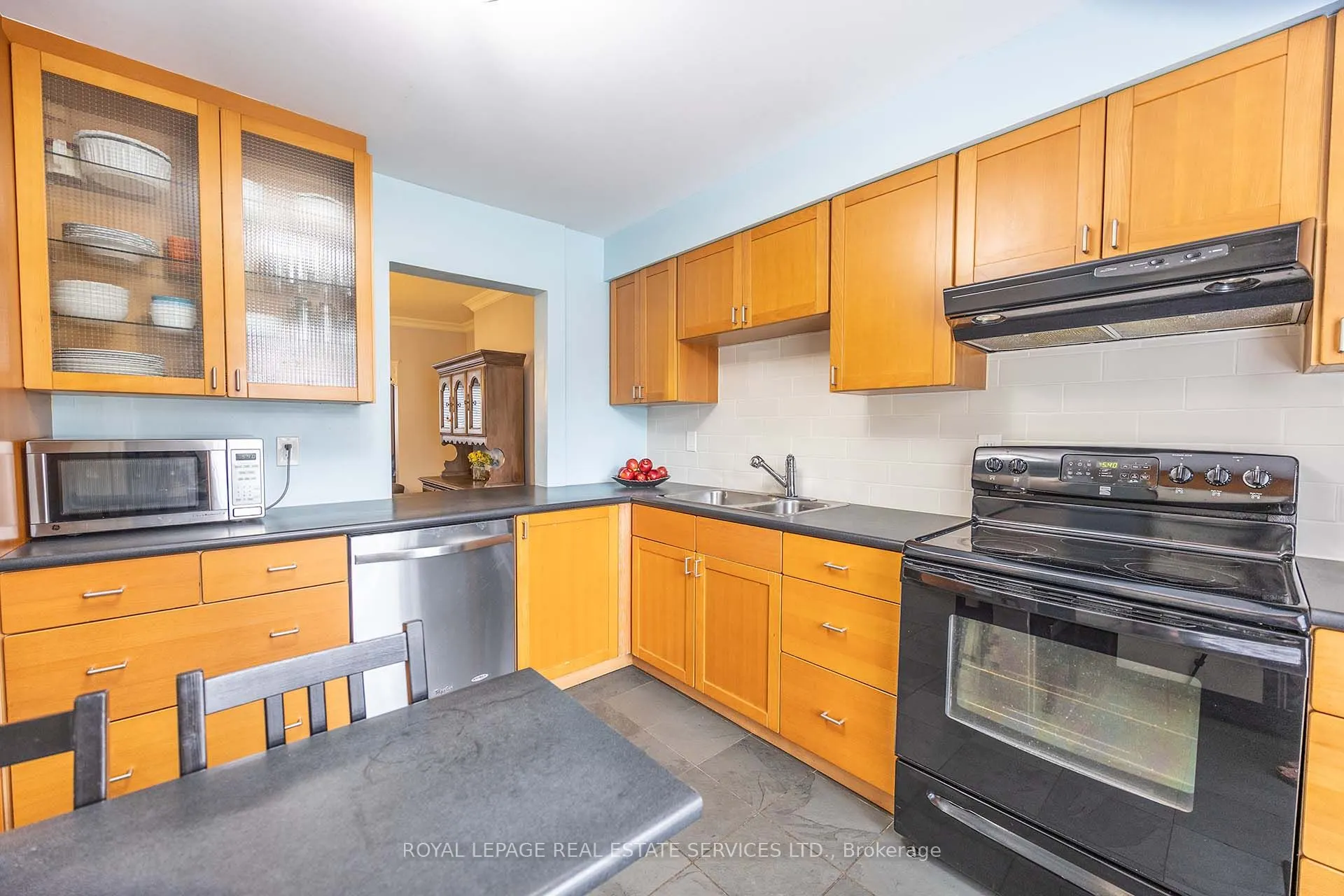 71 Old Burnhamthorpe Road #18