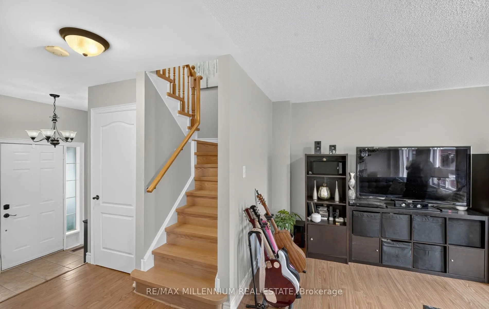 262 Brisdale Drive W