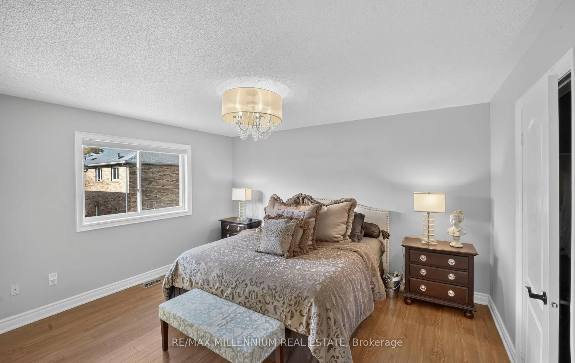 262 Brisdale Drive W
