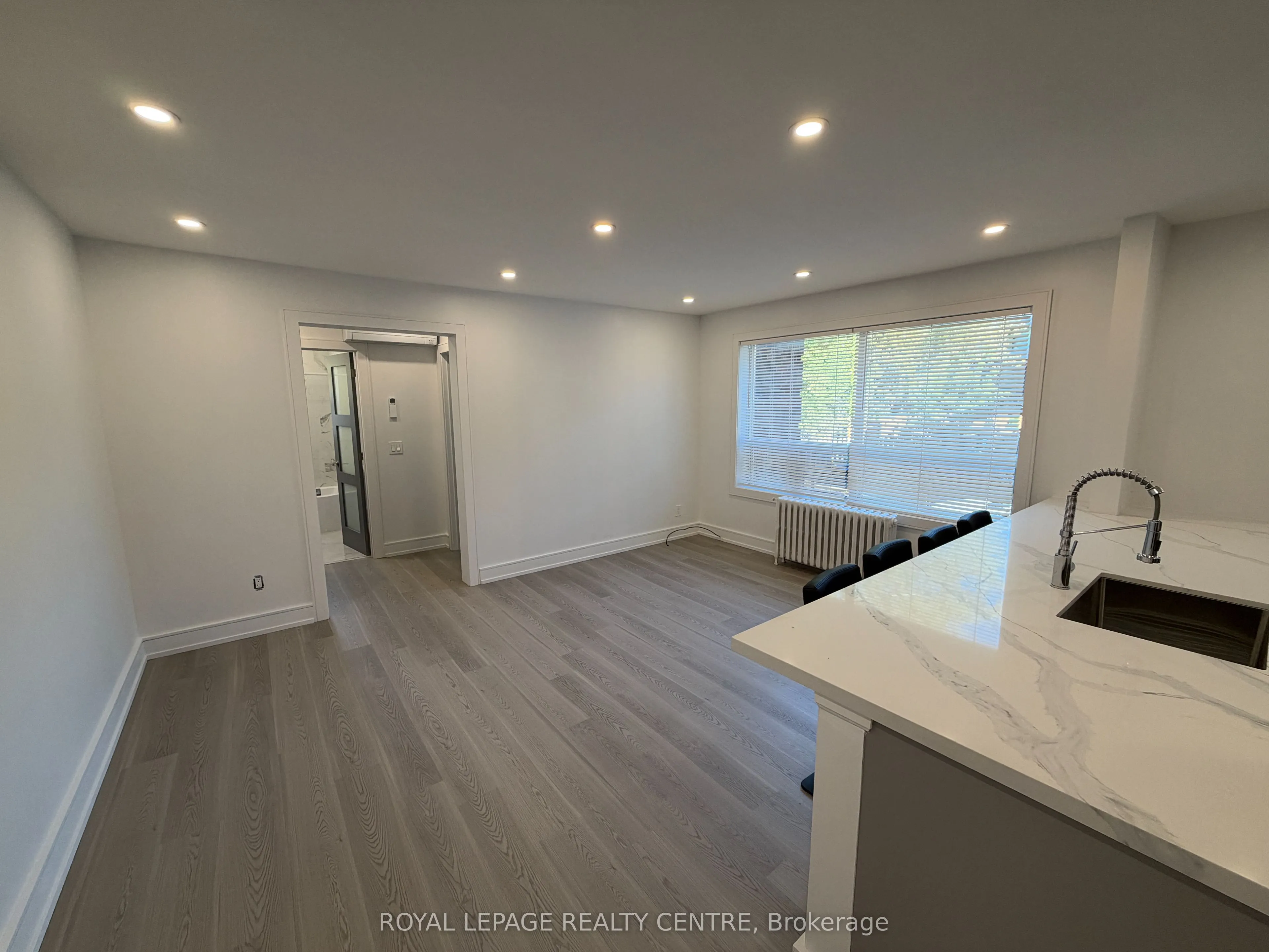 342 Lakeshore Road W #6