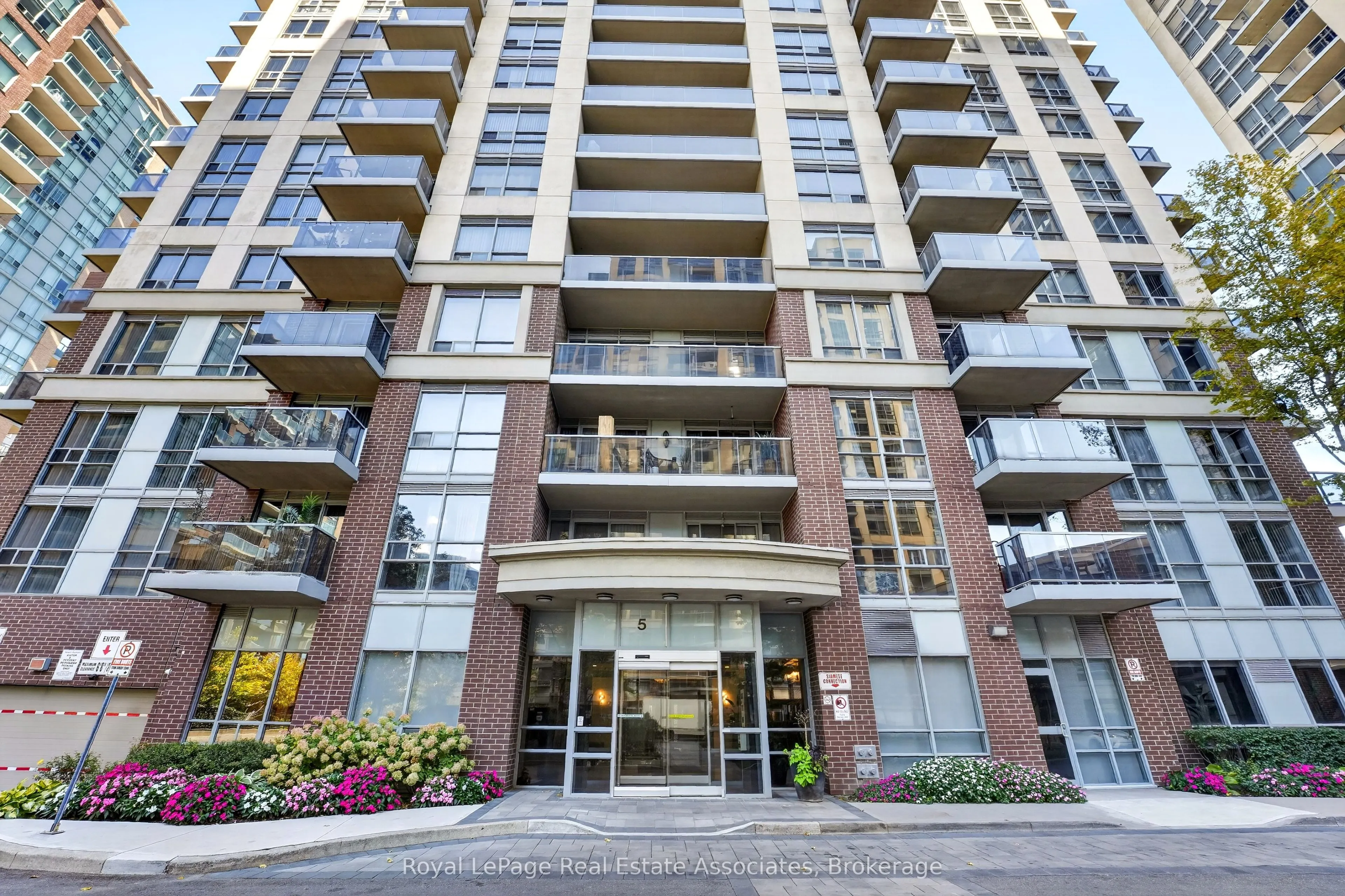 5 Michael Power Place #1804