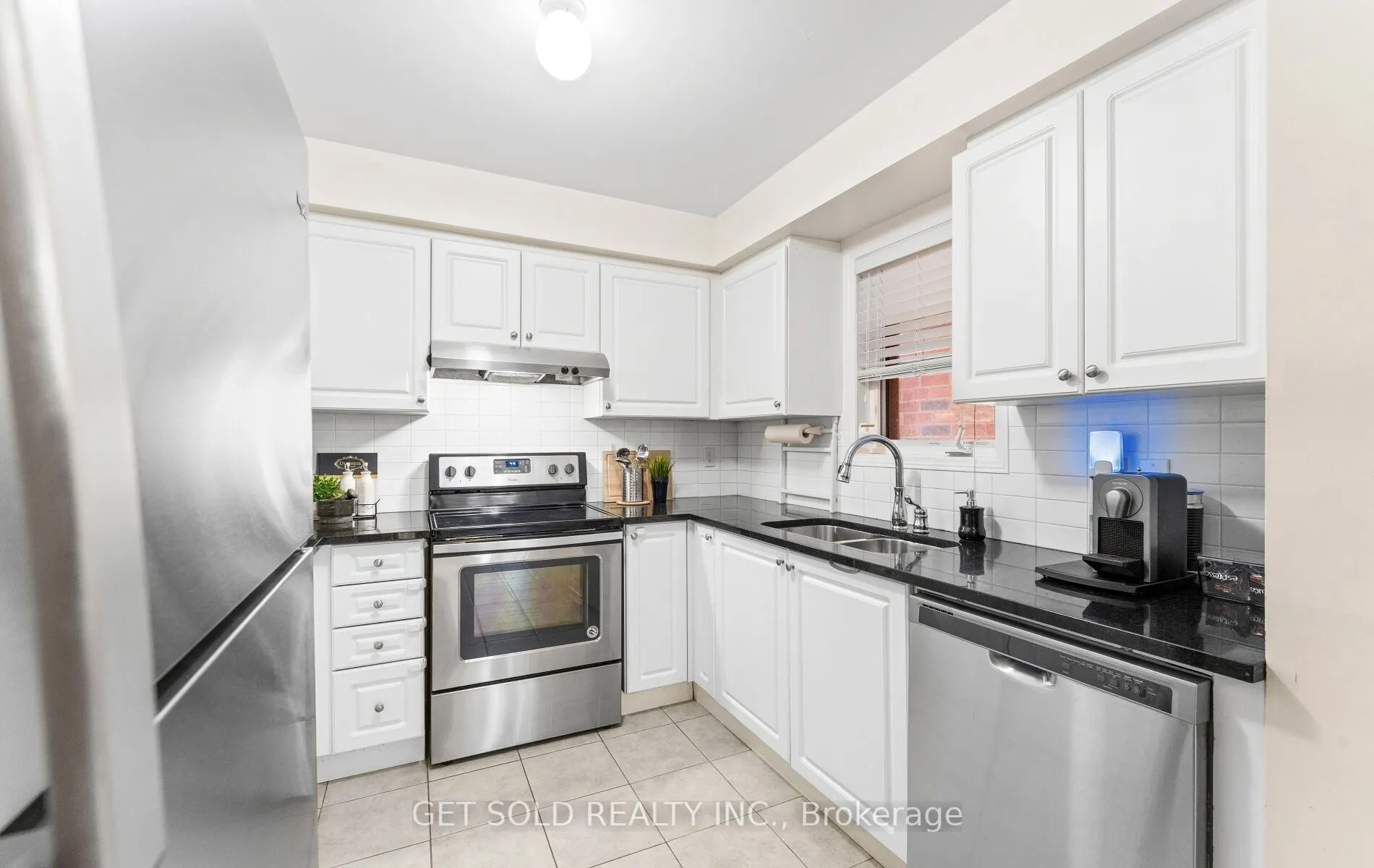 33 Sergio Marchi Street
