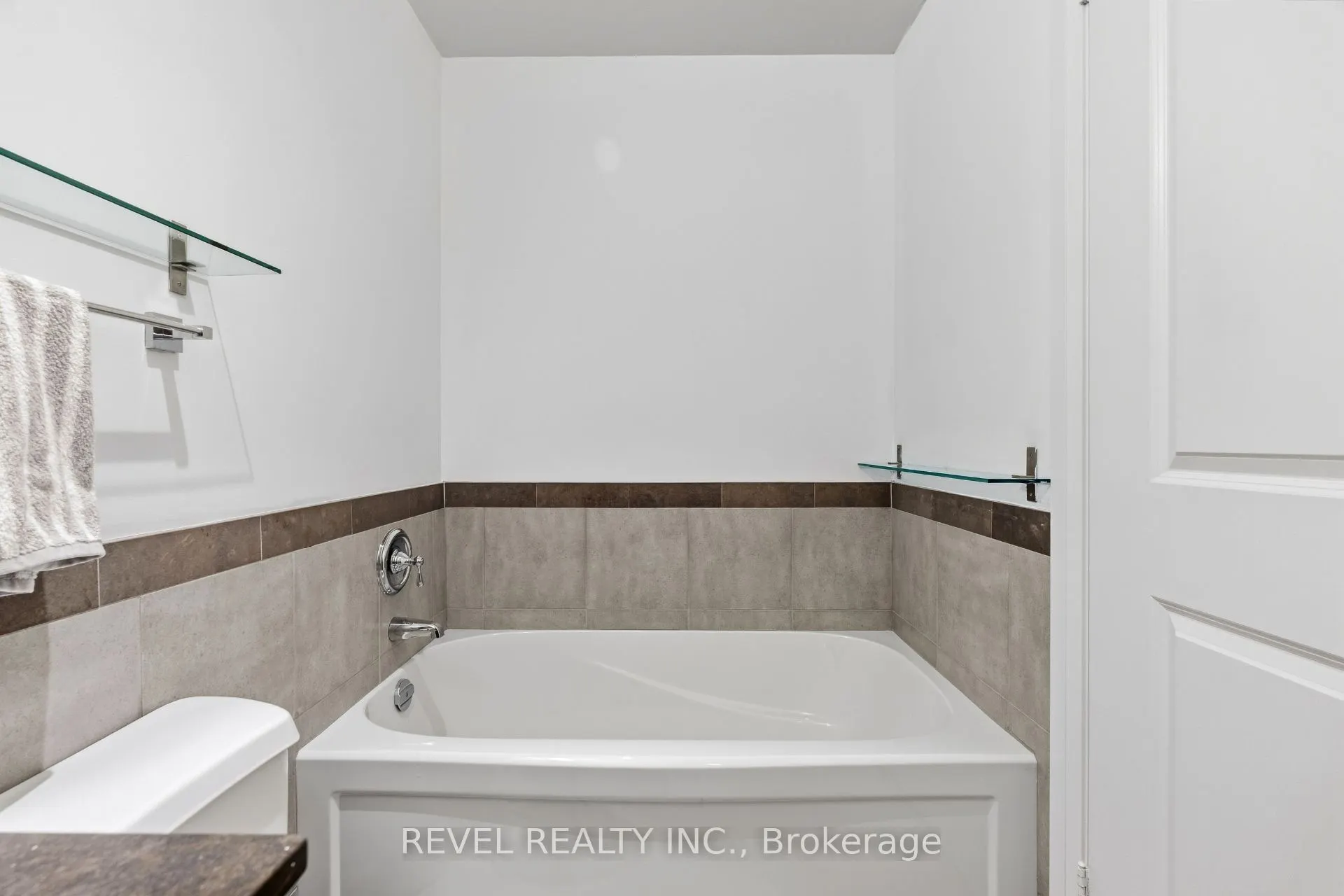 1055 Southdown Road #511