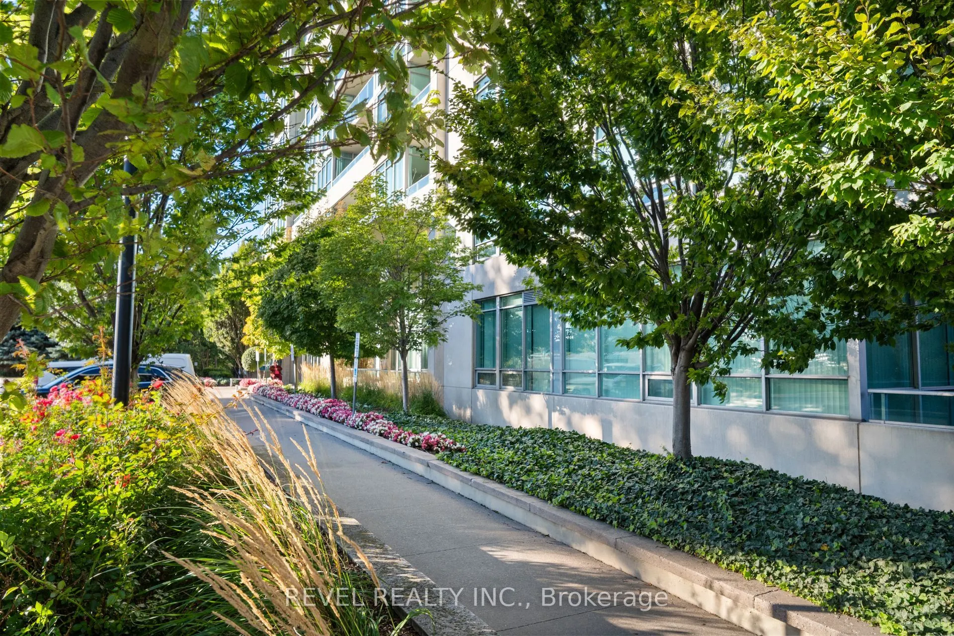 1055 Southdown Road #511