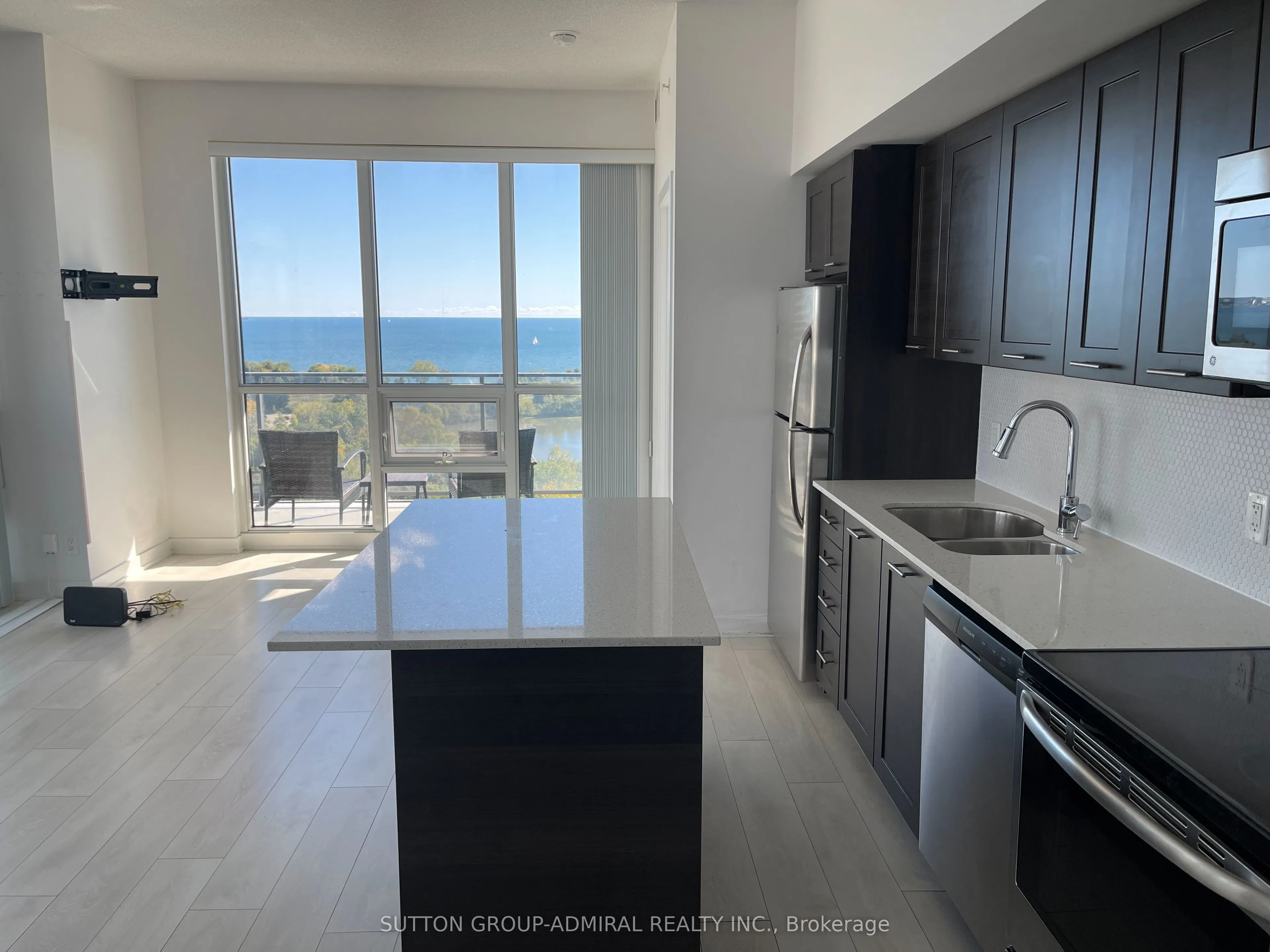 2212 Lake Shore Boulevard W #1801