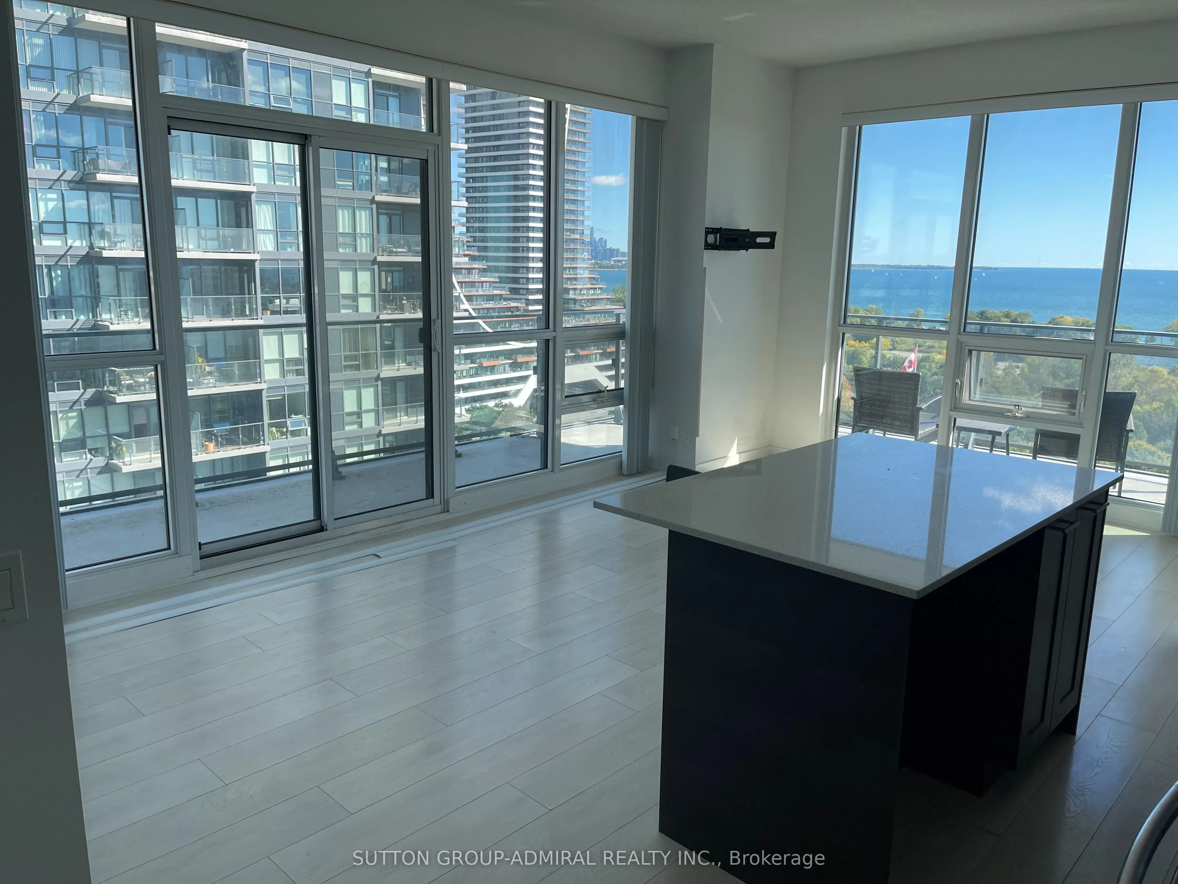 2212 Lake Shore Boulevard W #1801