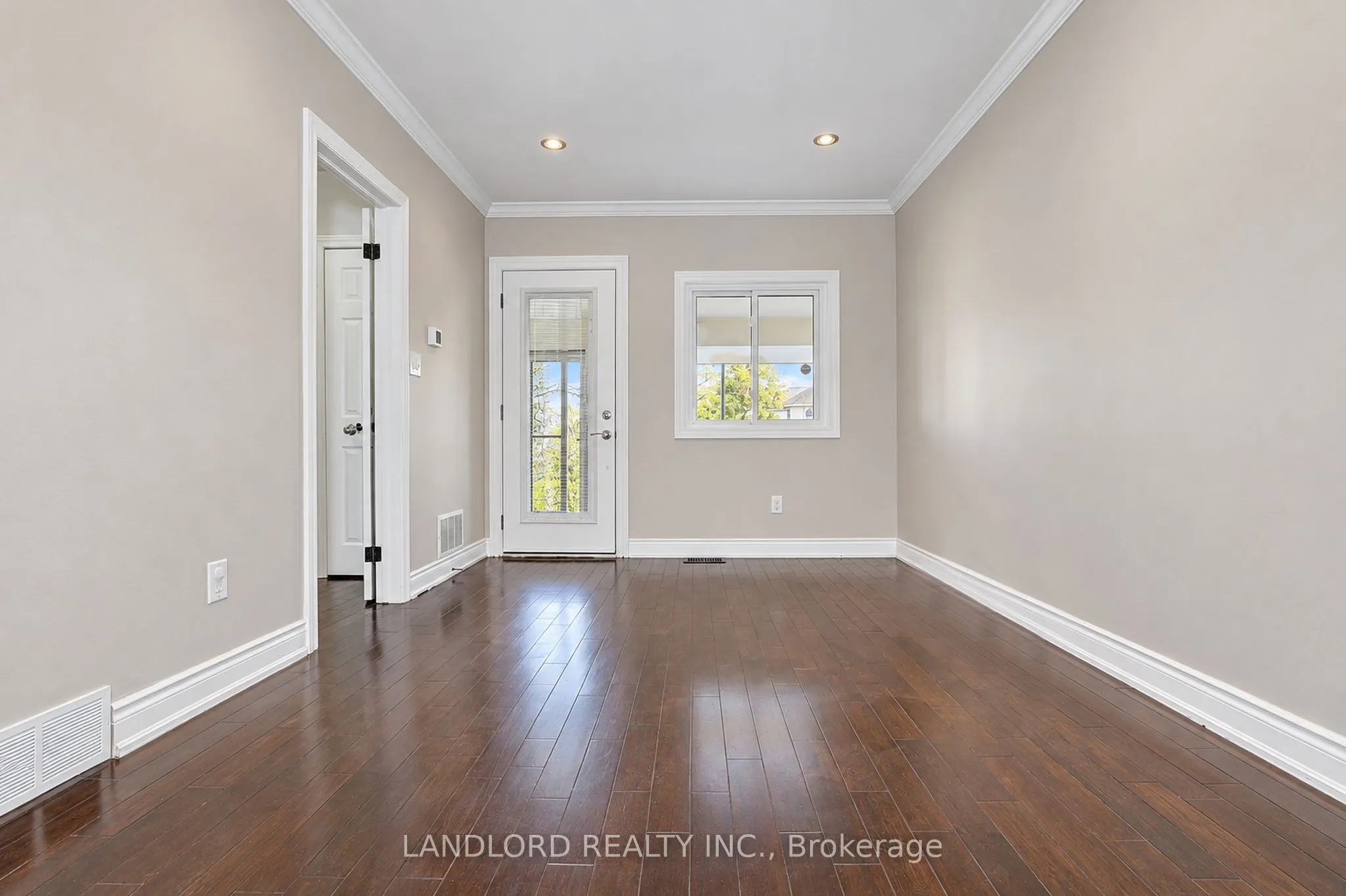 45 Craydon Avenue #Main Fl