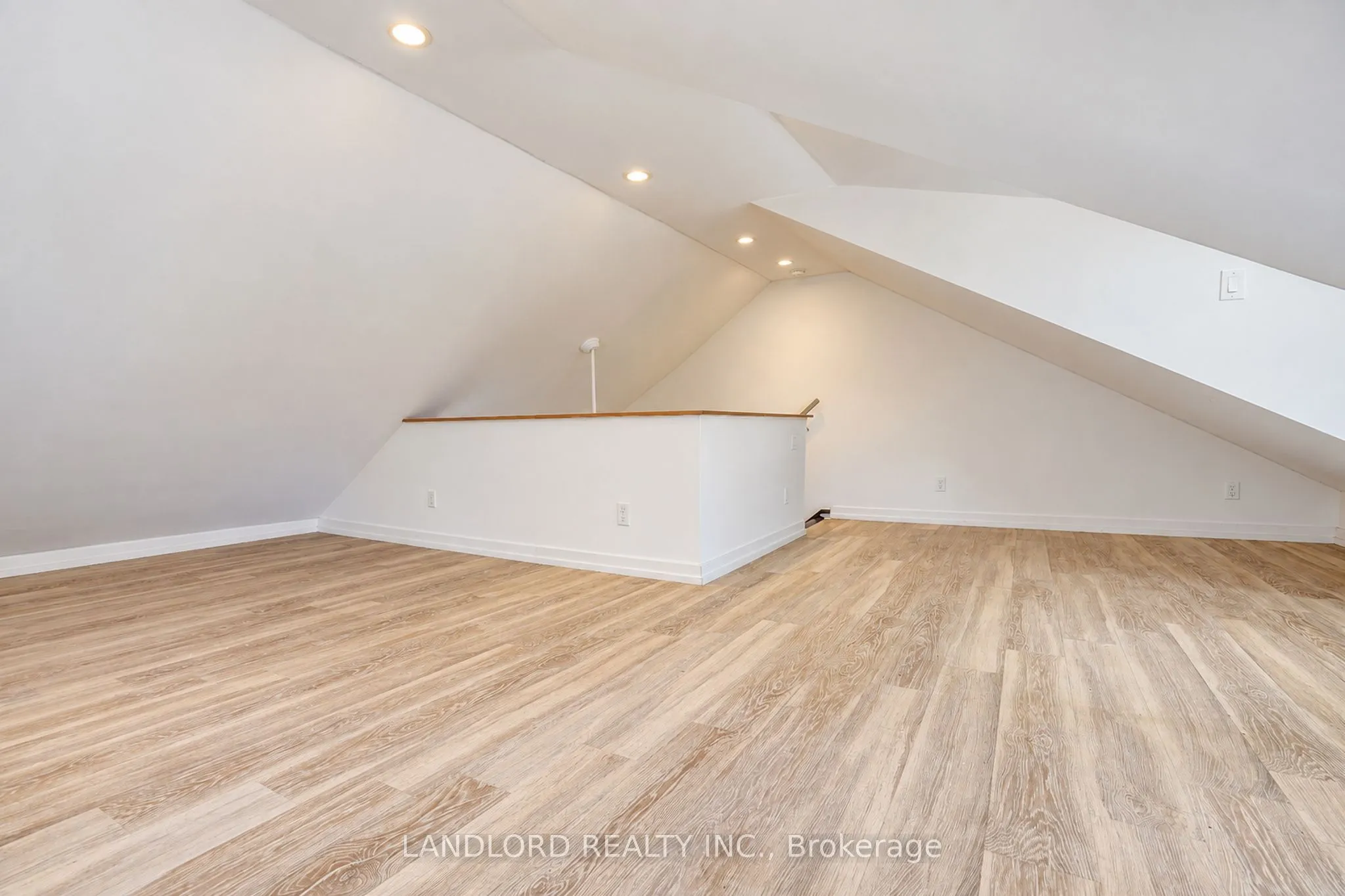 45 Craydon Avenue #Main Fl