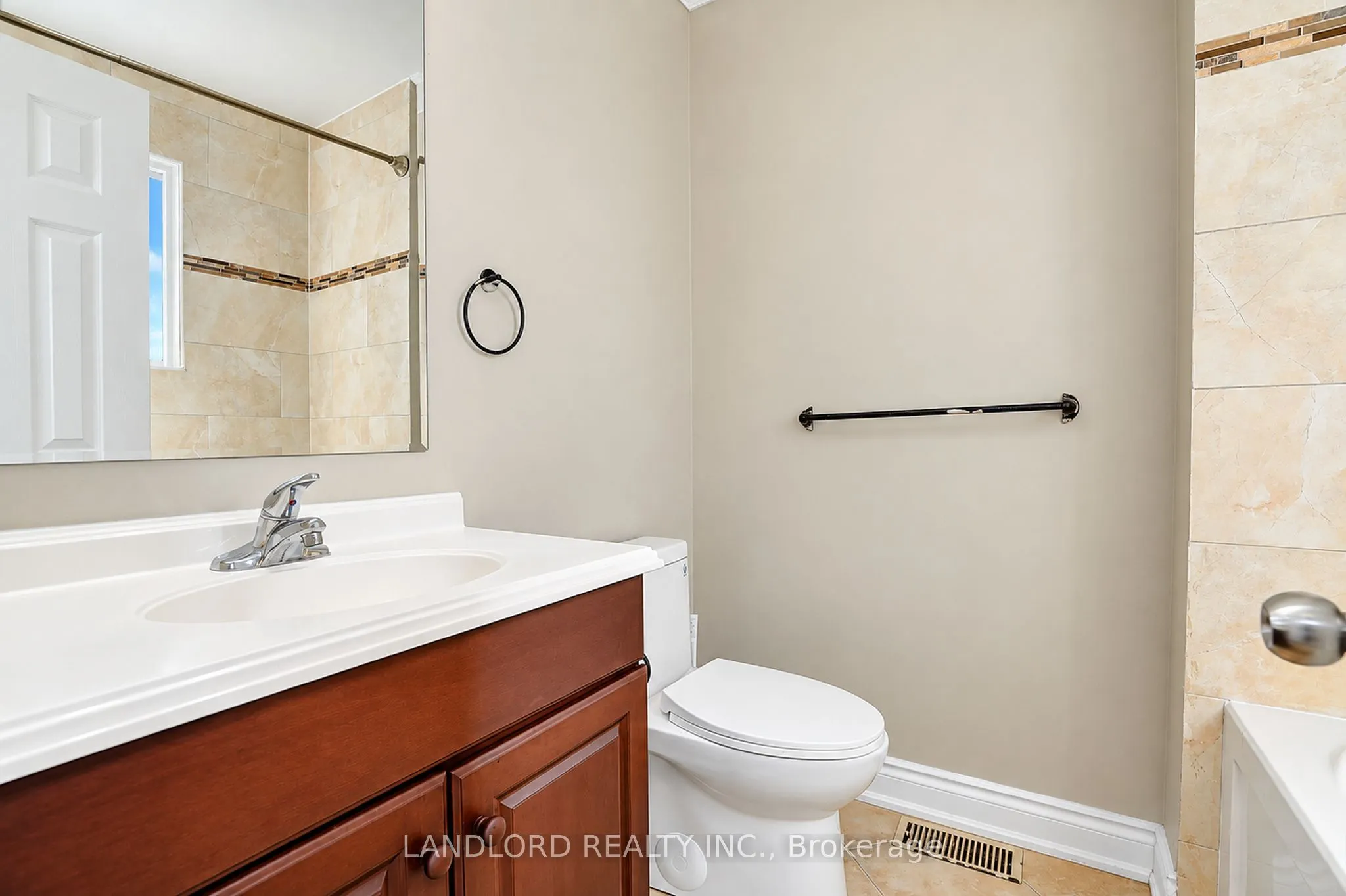 45 Craydon Avenue #Main Fl