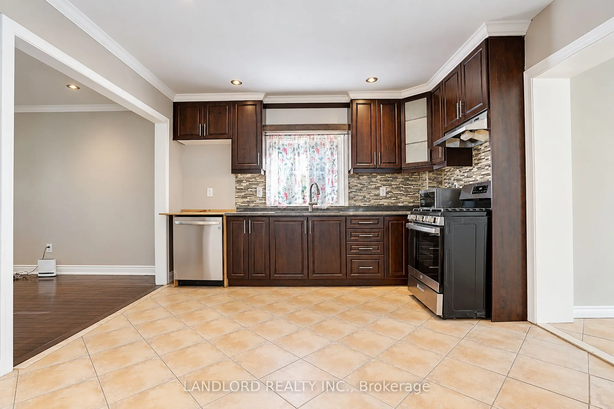 45 Craydon Avenue #Main Fl