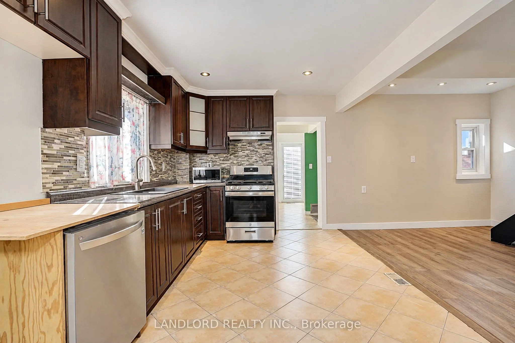 45 Craydon Avenue #Main Fl