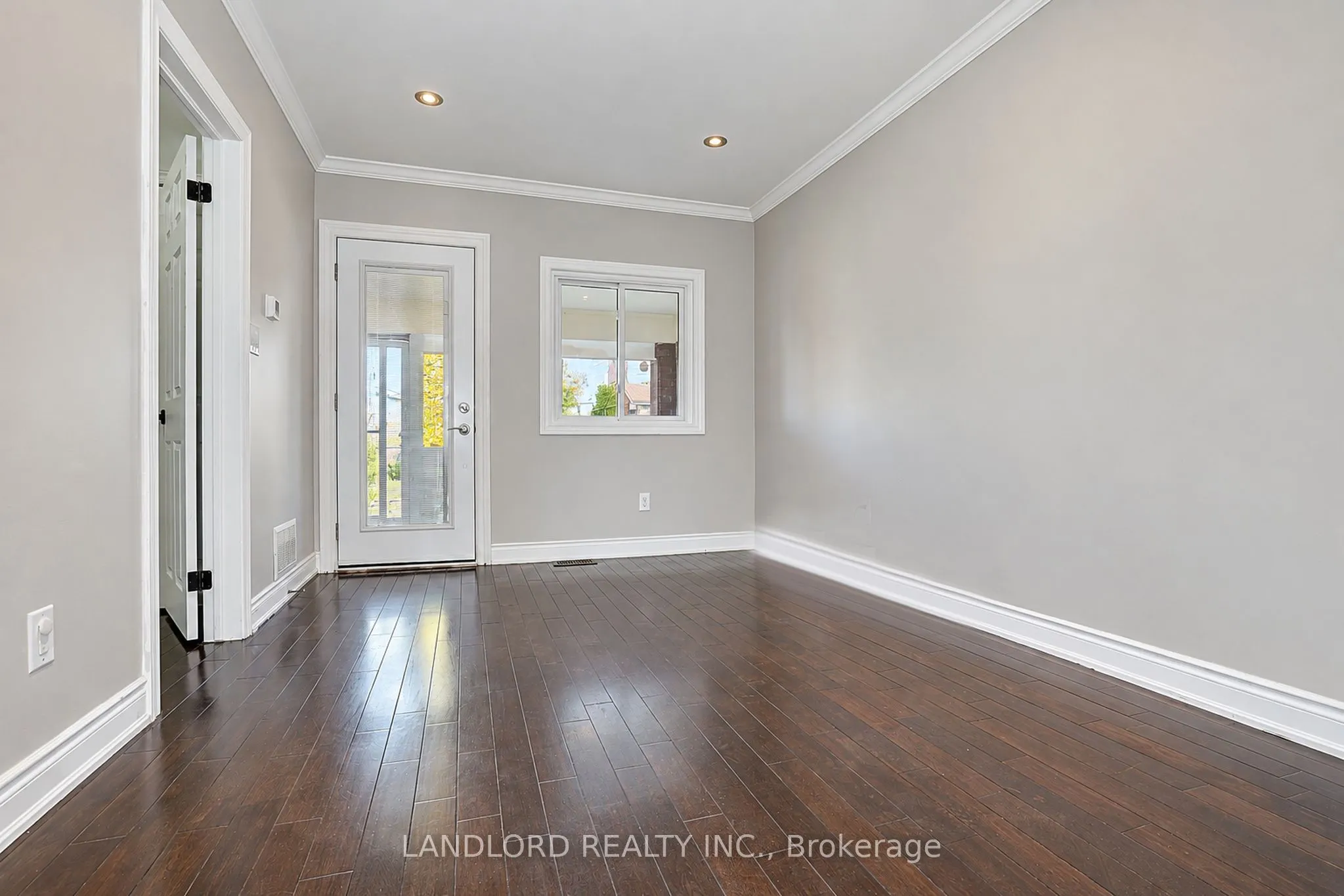 45 Craydon Avenue #Main Fl