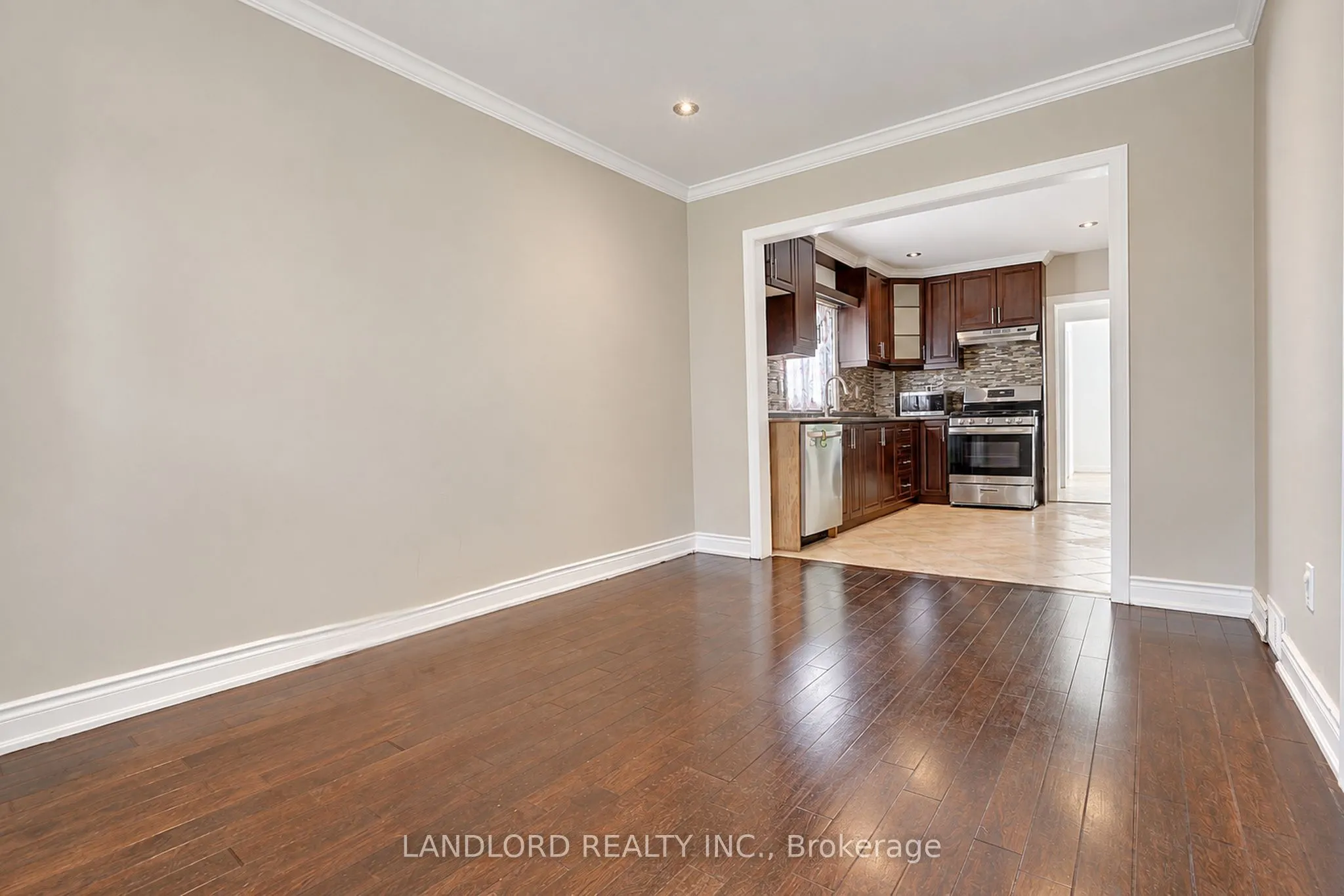 45 Craydon Avenue #Main Fl