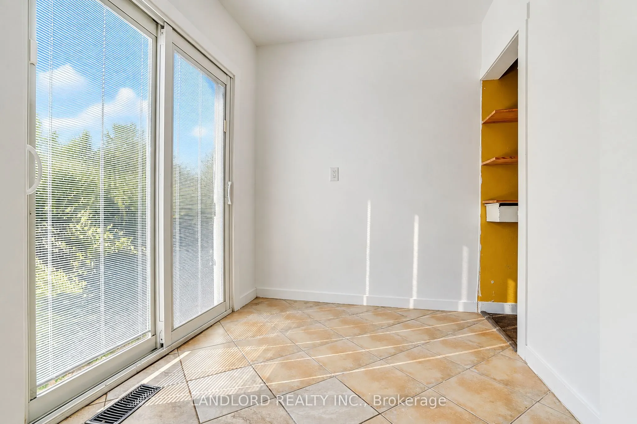 45 Craydon Avenue #Main Fl