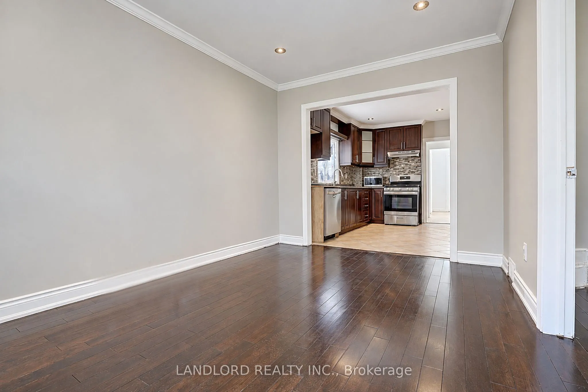 45 Craydon Avenue #Main Fl