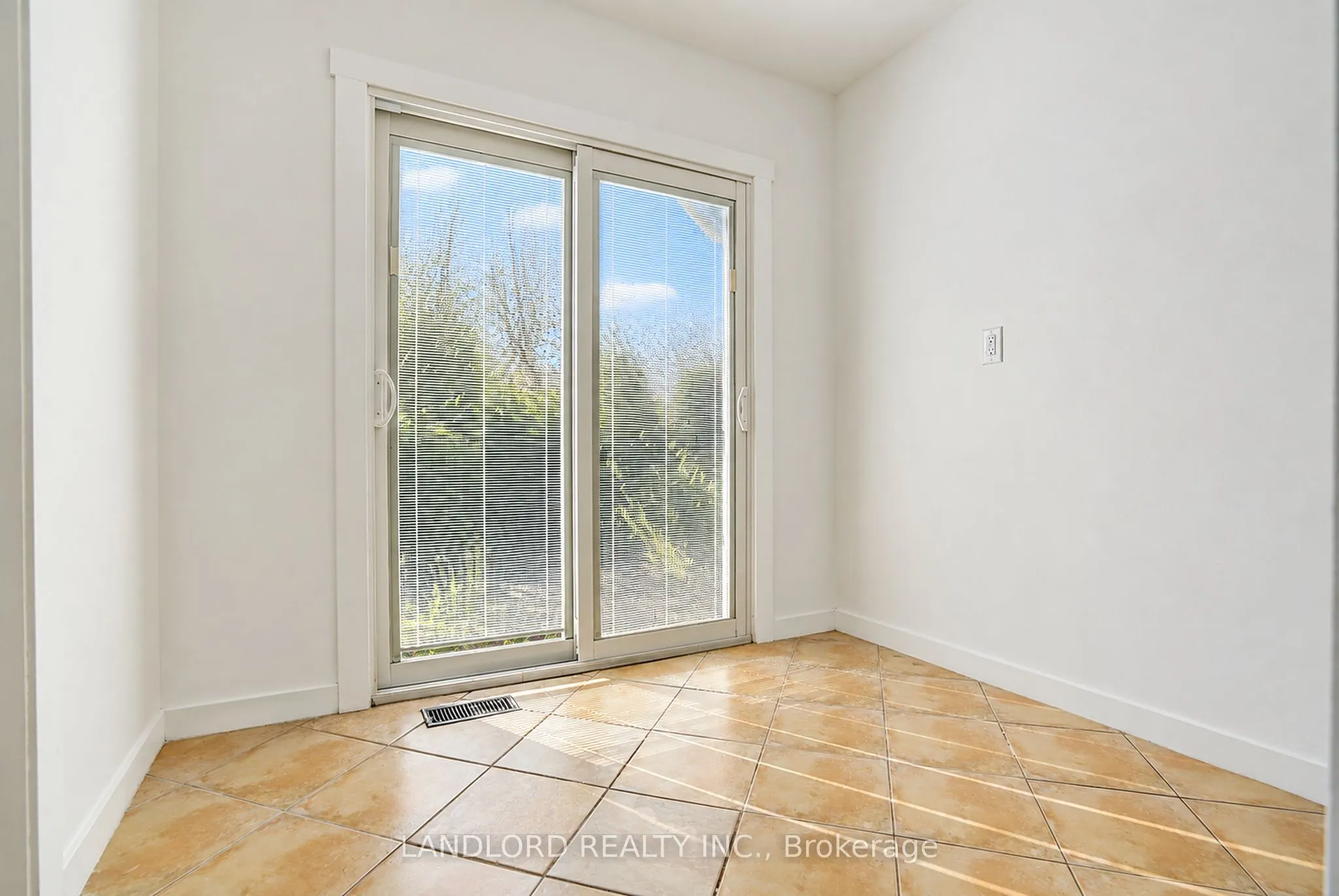 45 Craydon Avenue #Main Fl