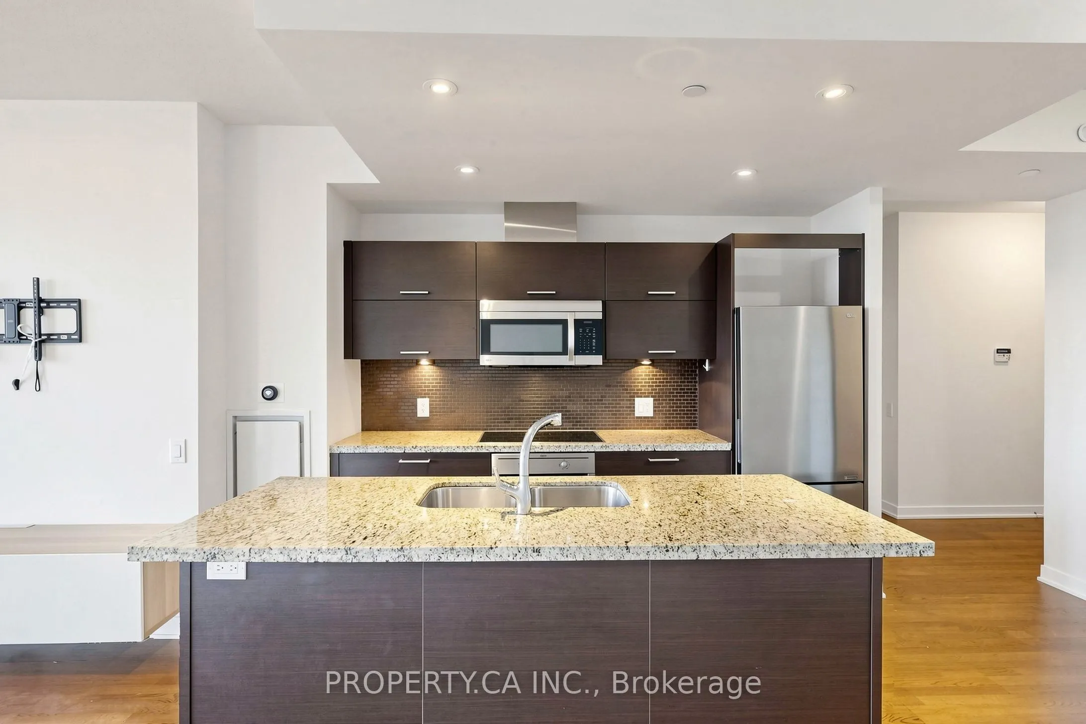 88 Park Lawn Road #1712