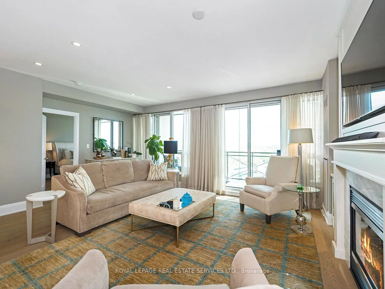 88 Palace Pier Court #PH201