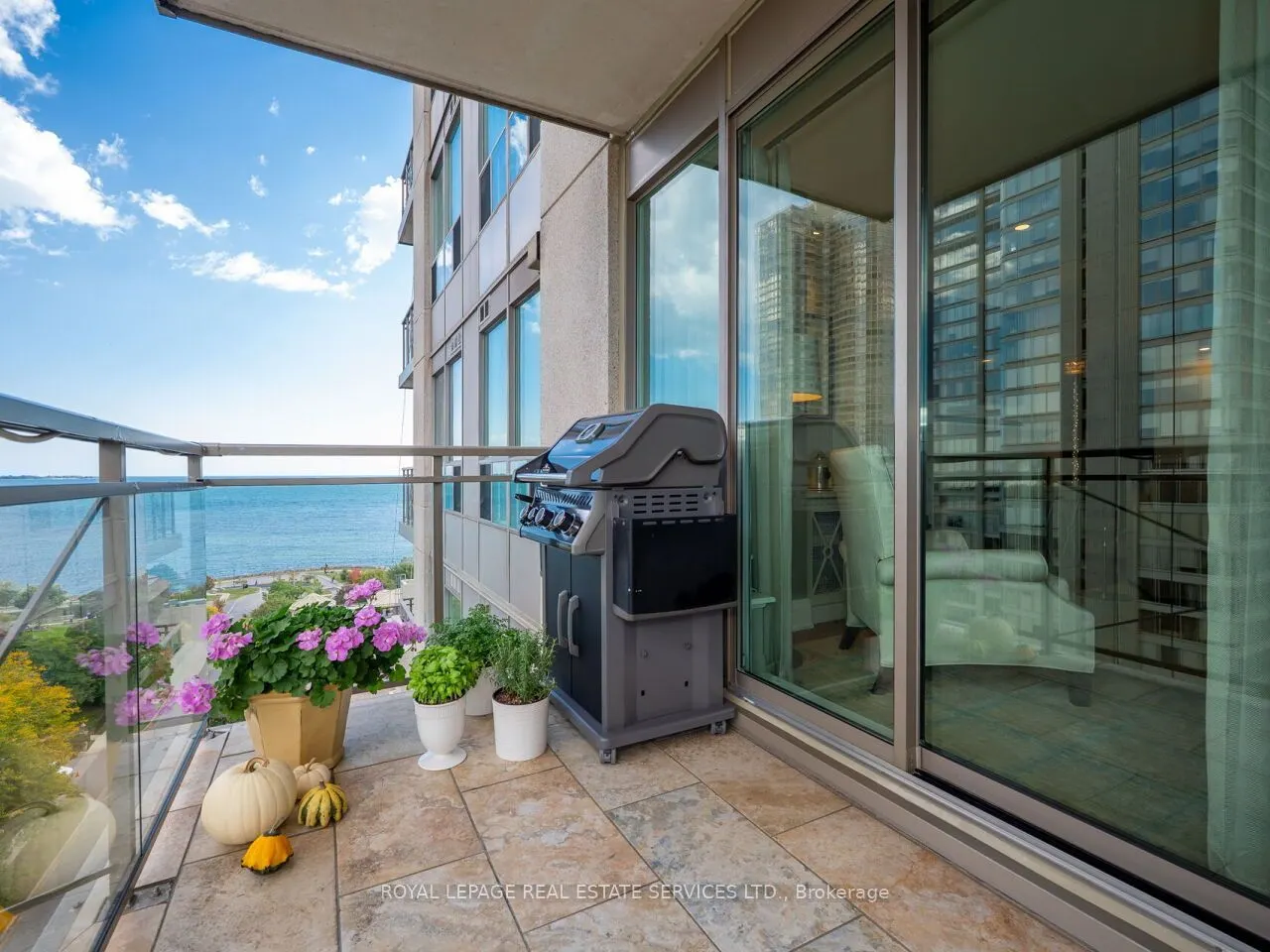 88 Palace Pier Court #PH201