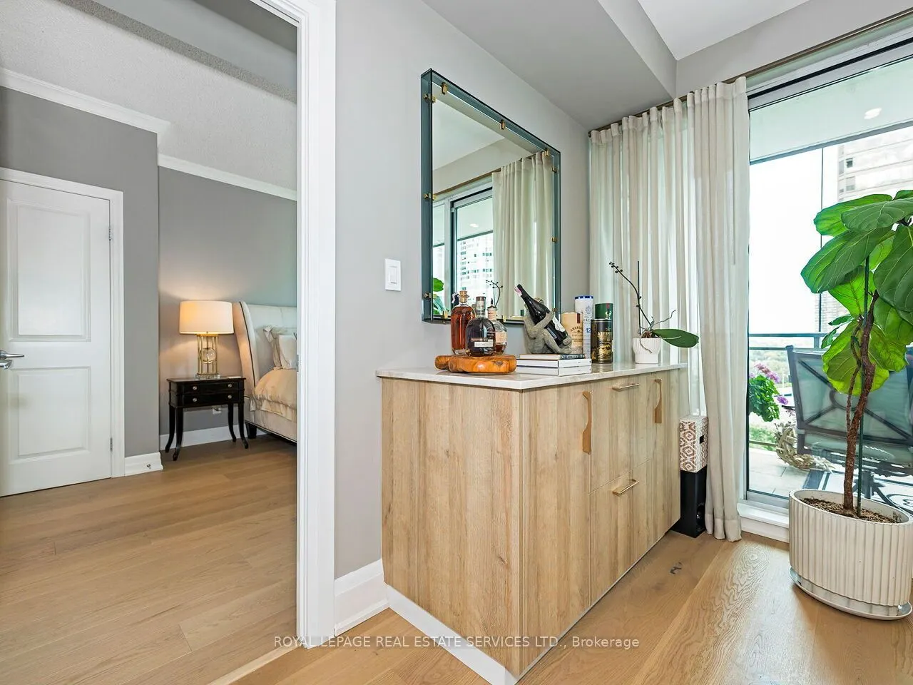 88 Palace Pier Court #PH201