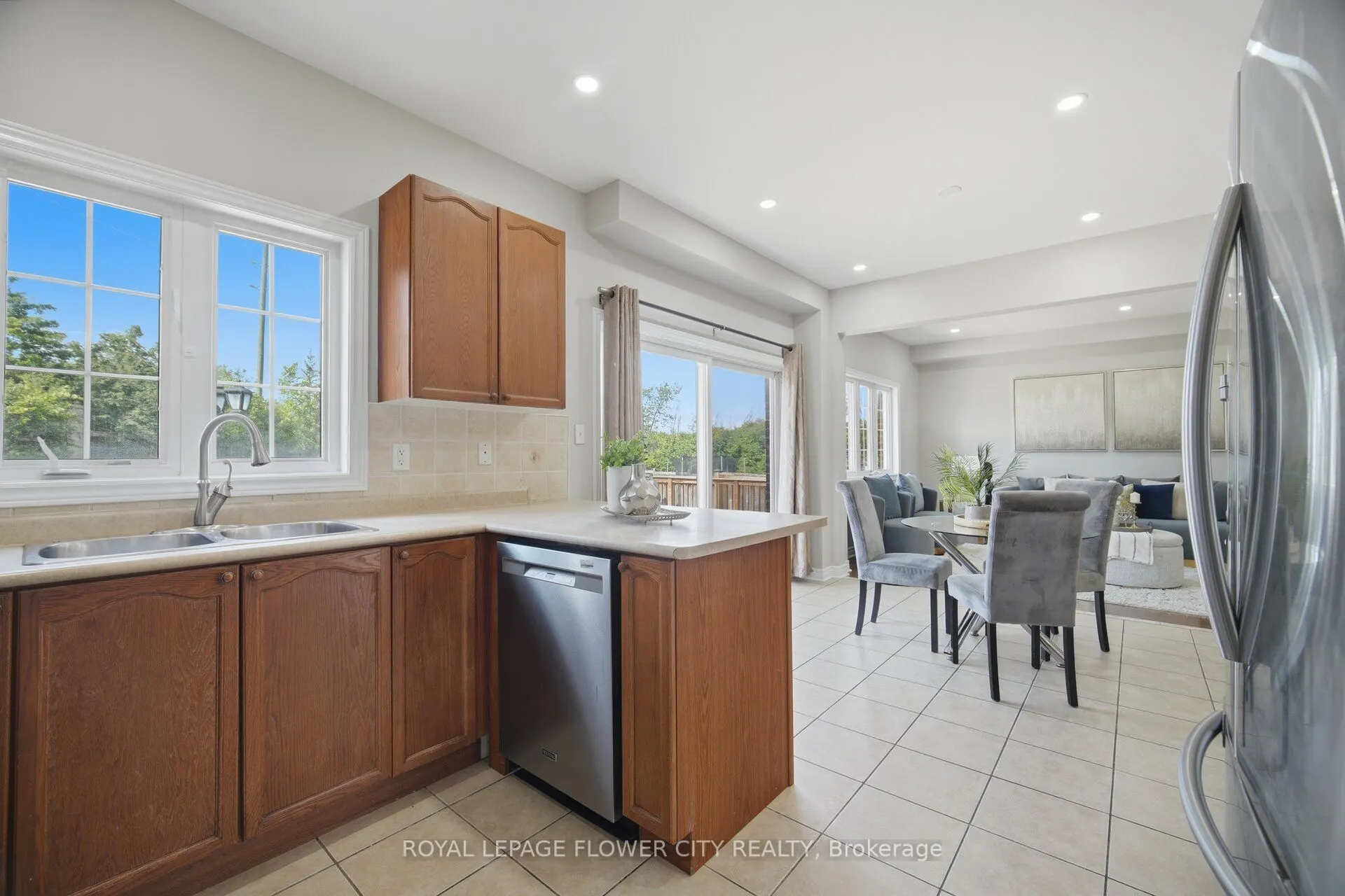 56 Laurentide Crescent