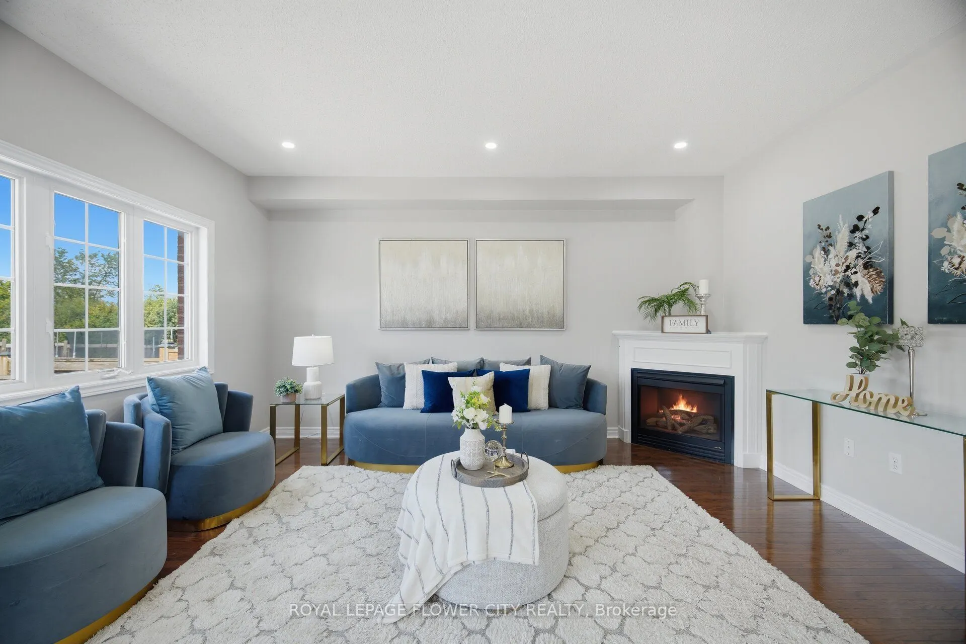 56 Laurentide Crescent