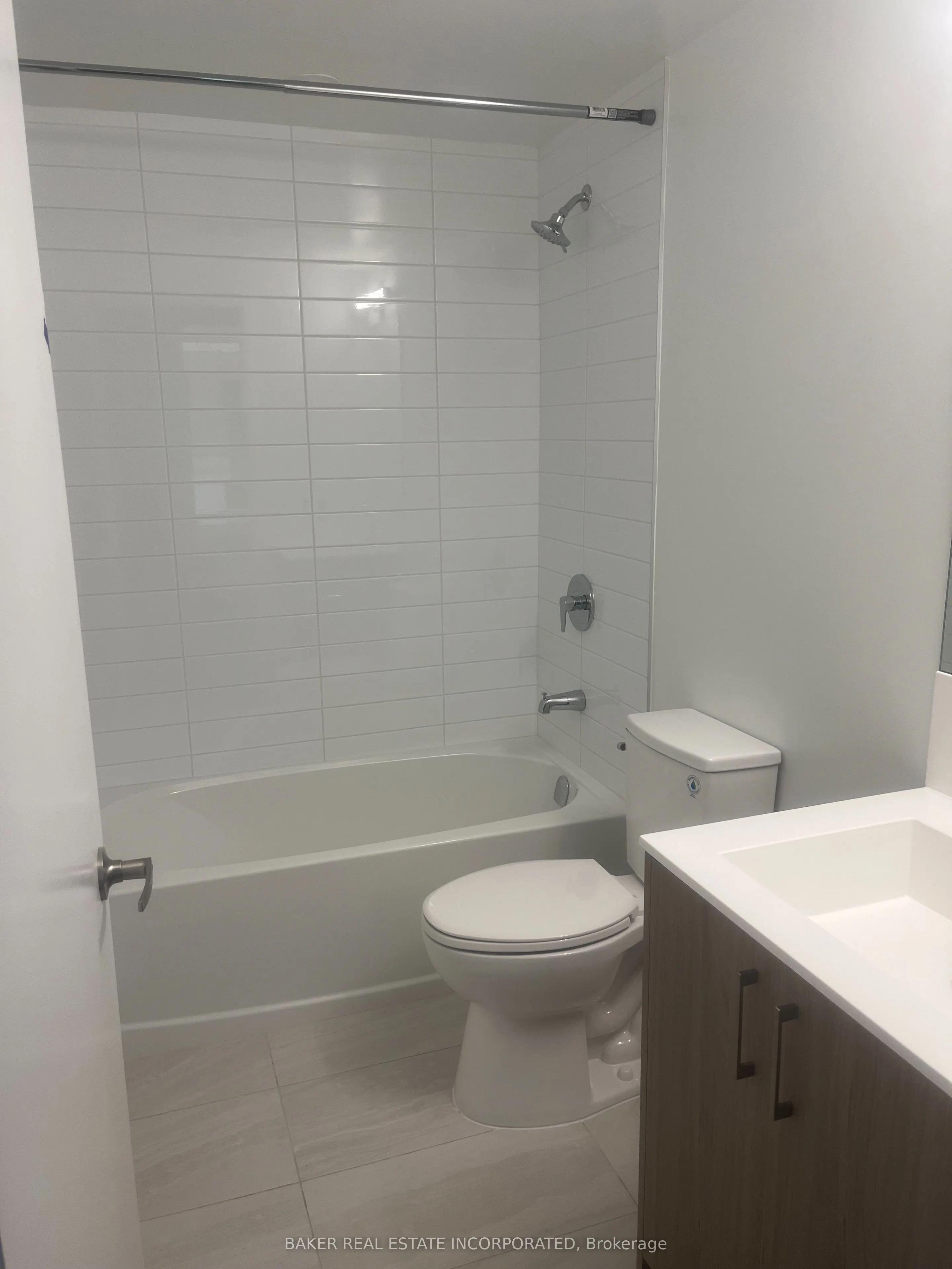 4010 Eglinton Avenue W #411