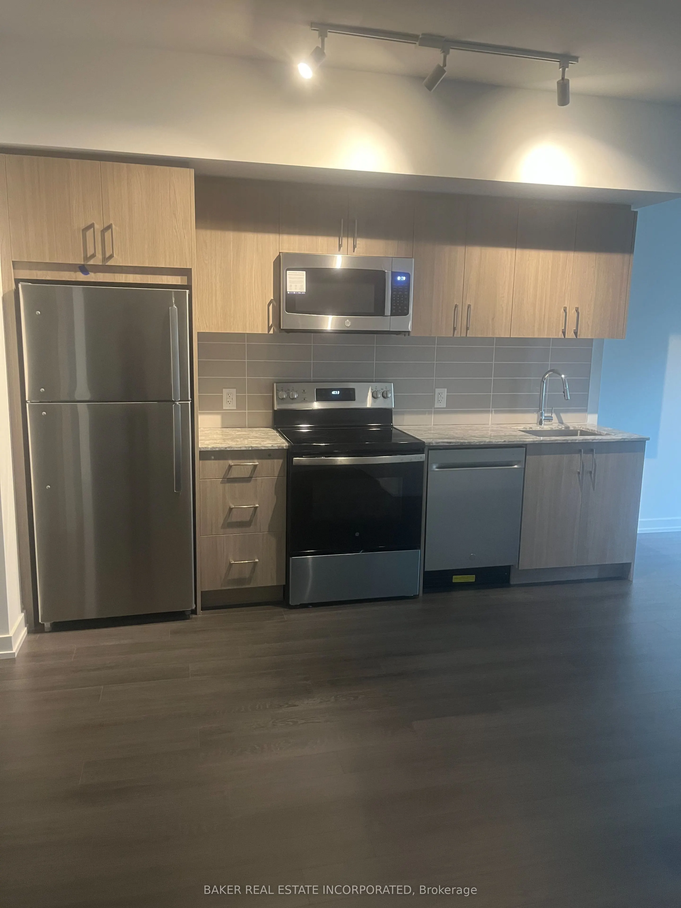 4010 Eglinton Avenue W #411