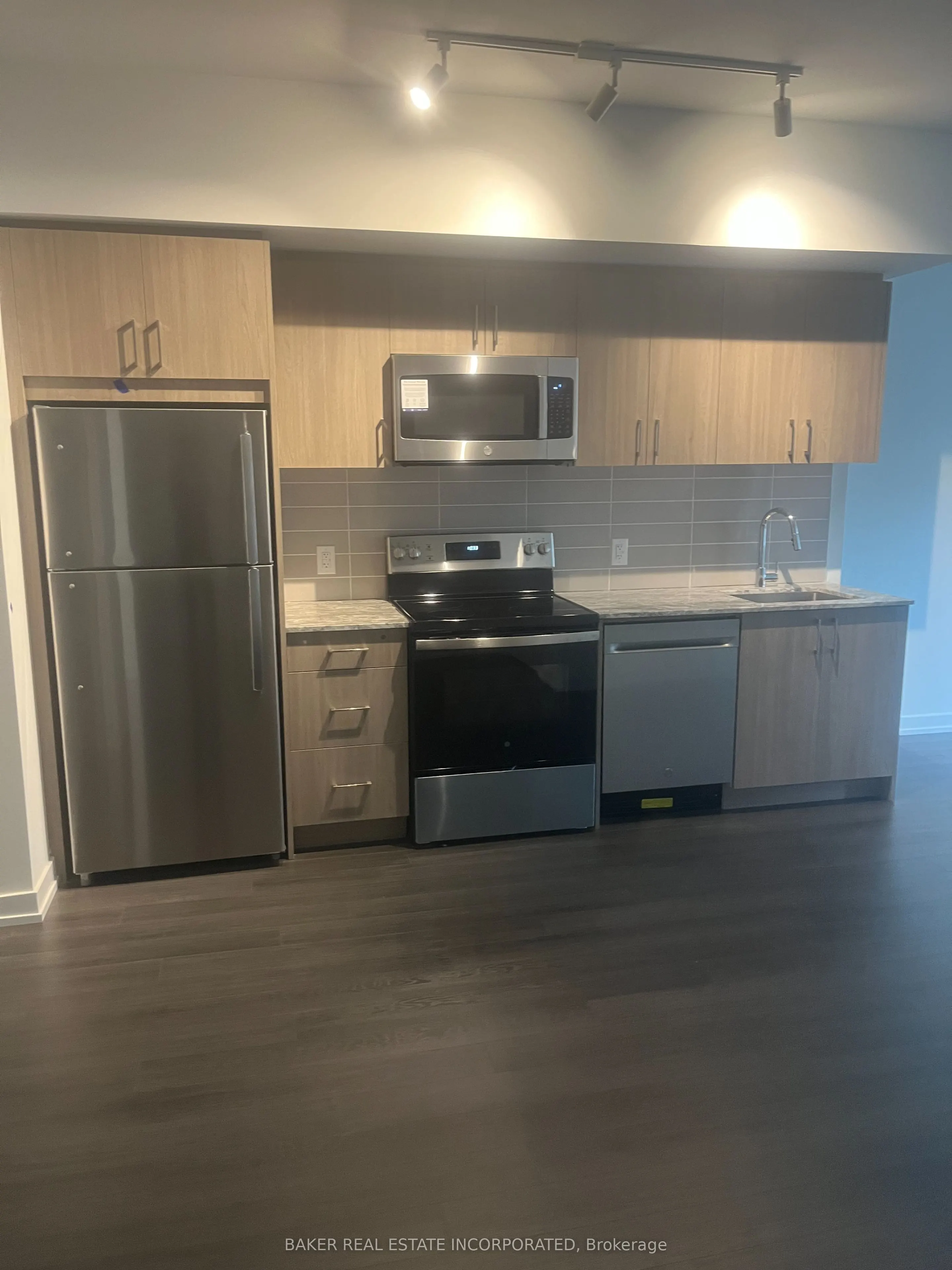 4010 Eglinton Avenue W #411