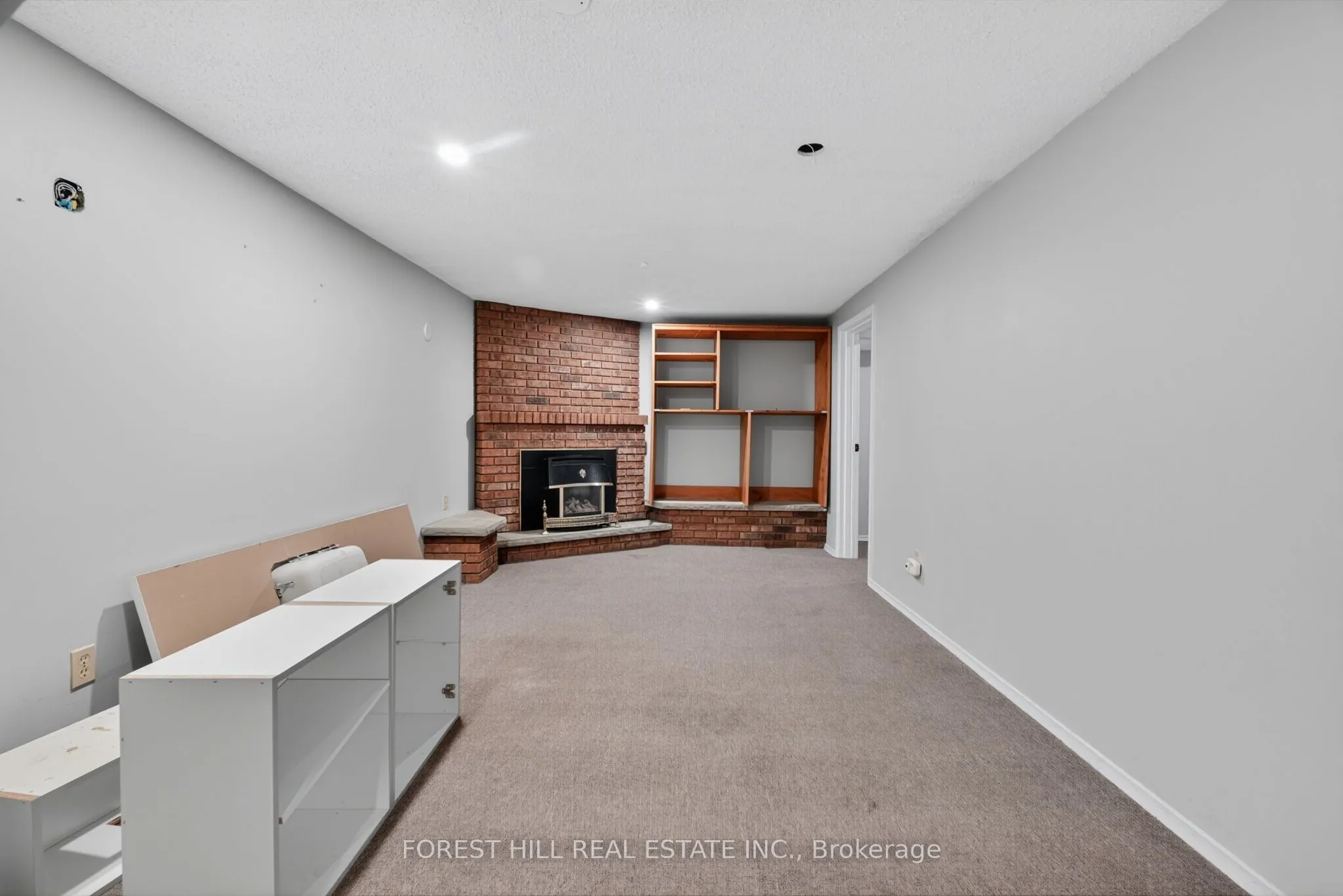 27 Saturn Drive