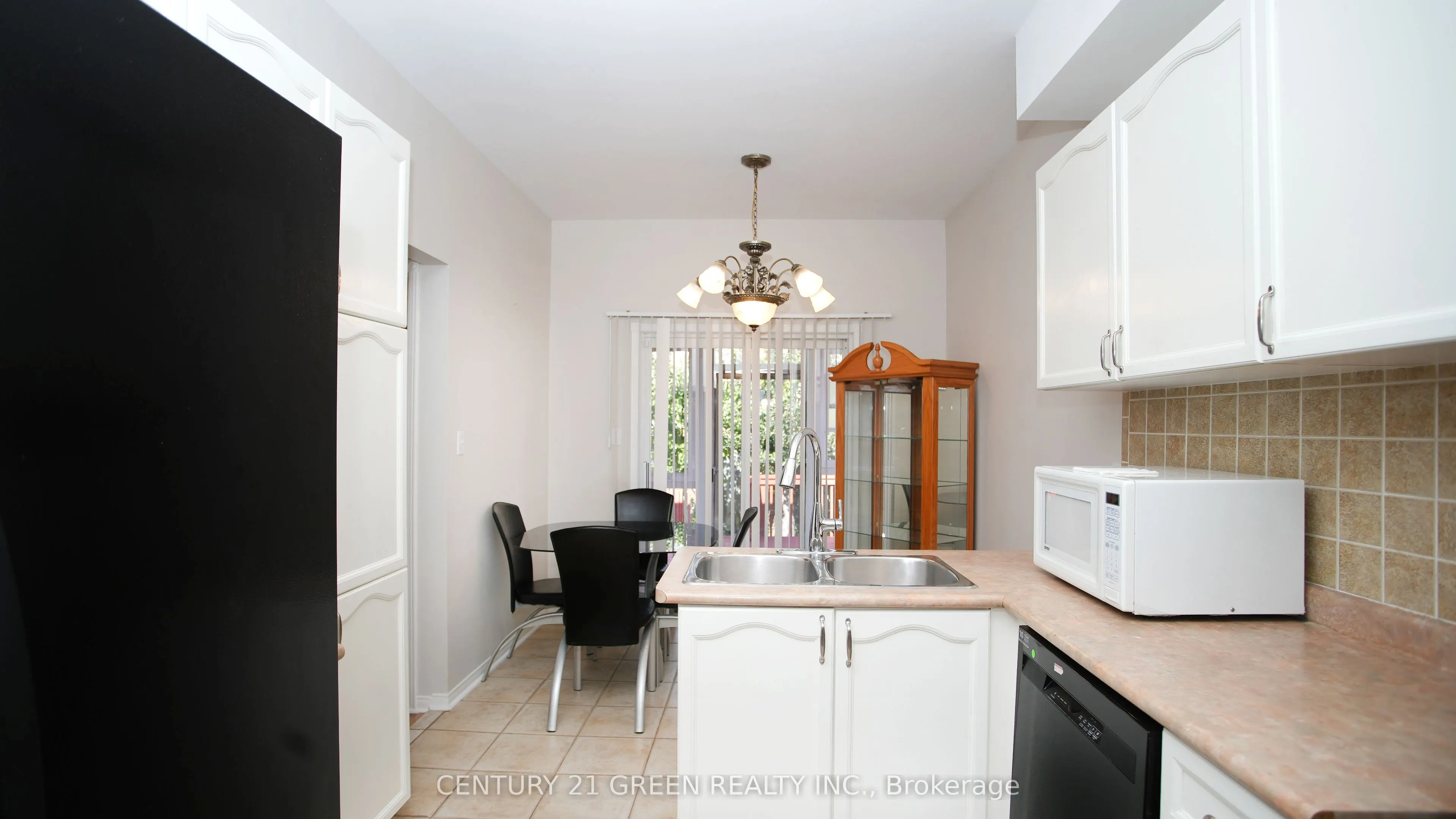 836 Avocado Crescent