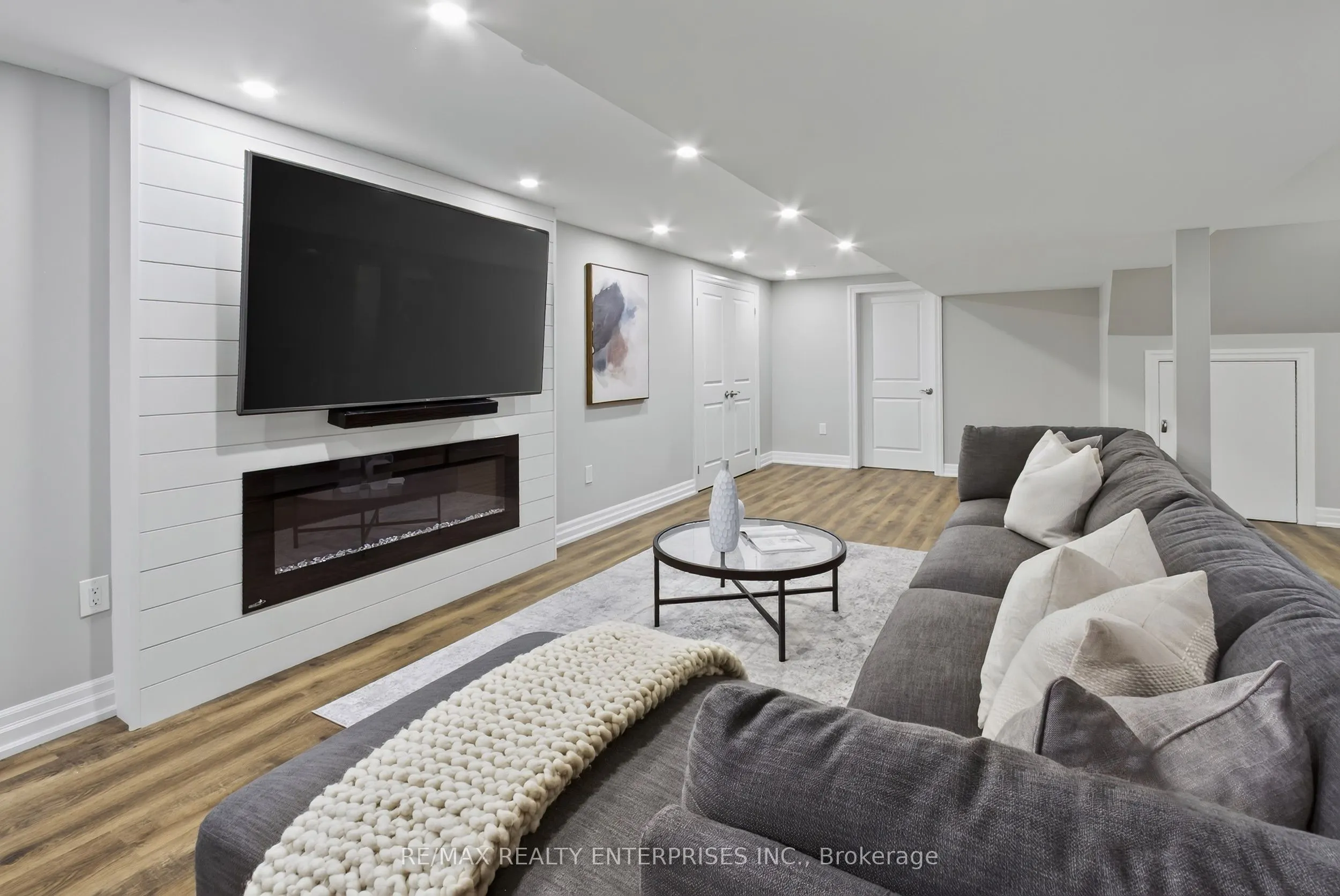 3523 Kingbird Court