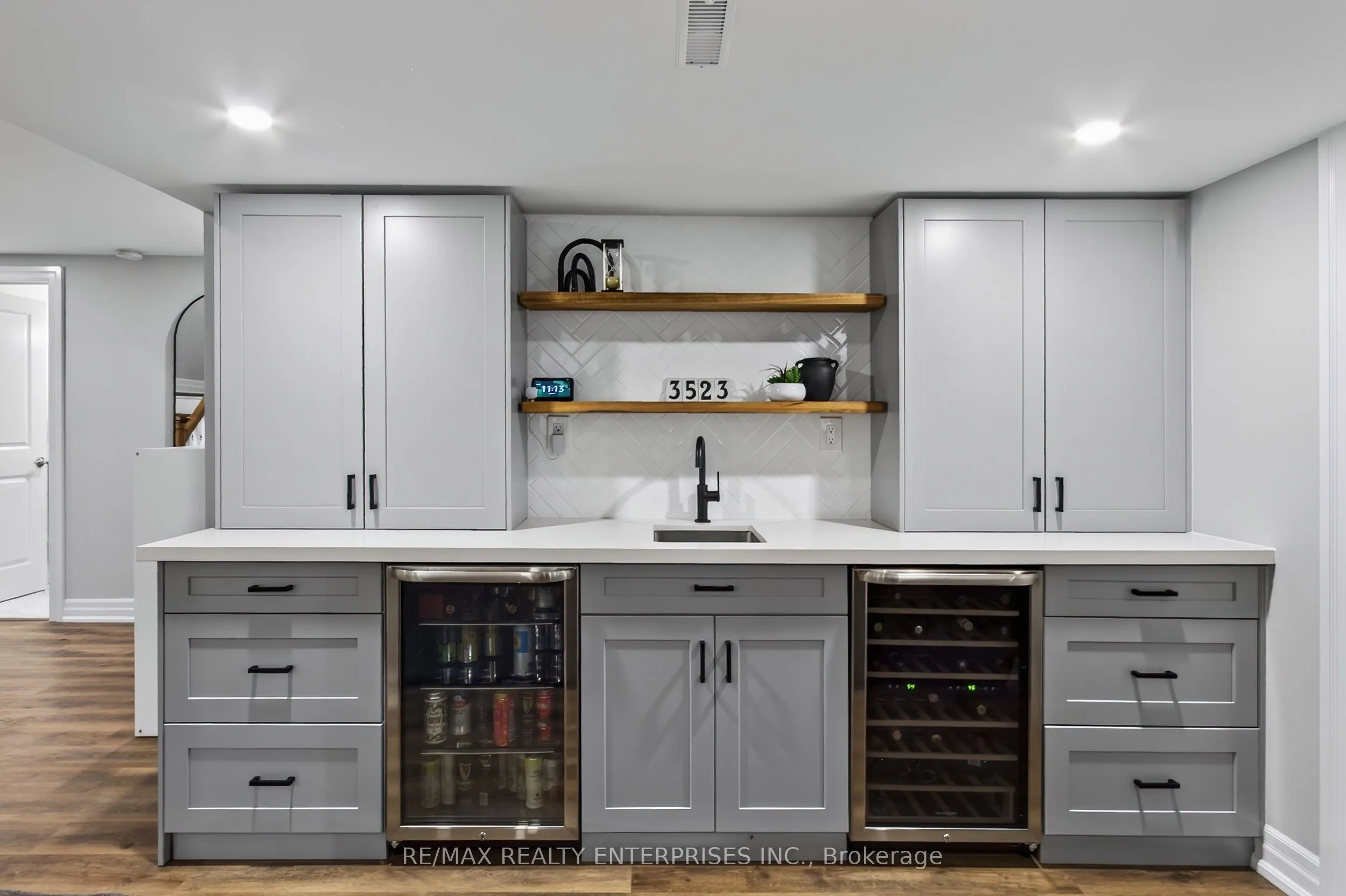 3523 Kingbird Court