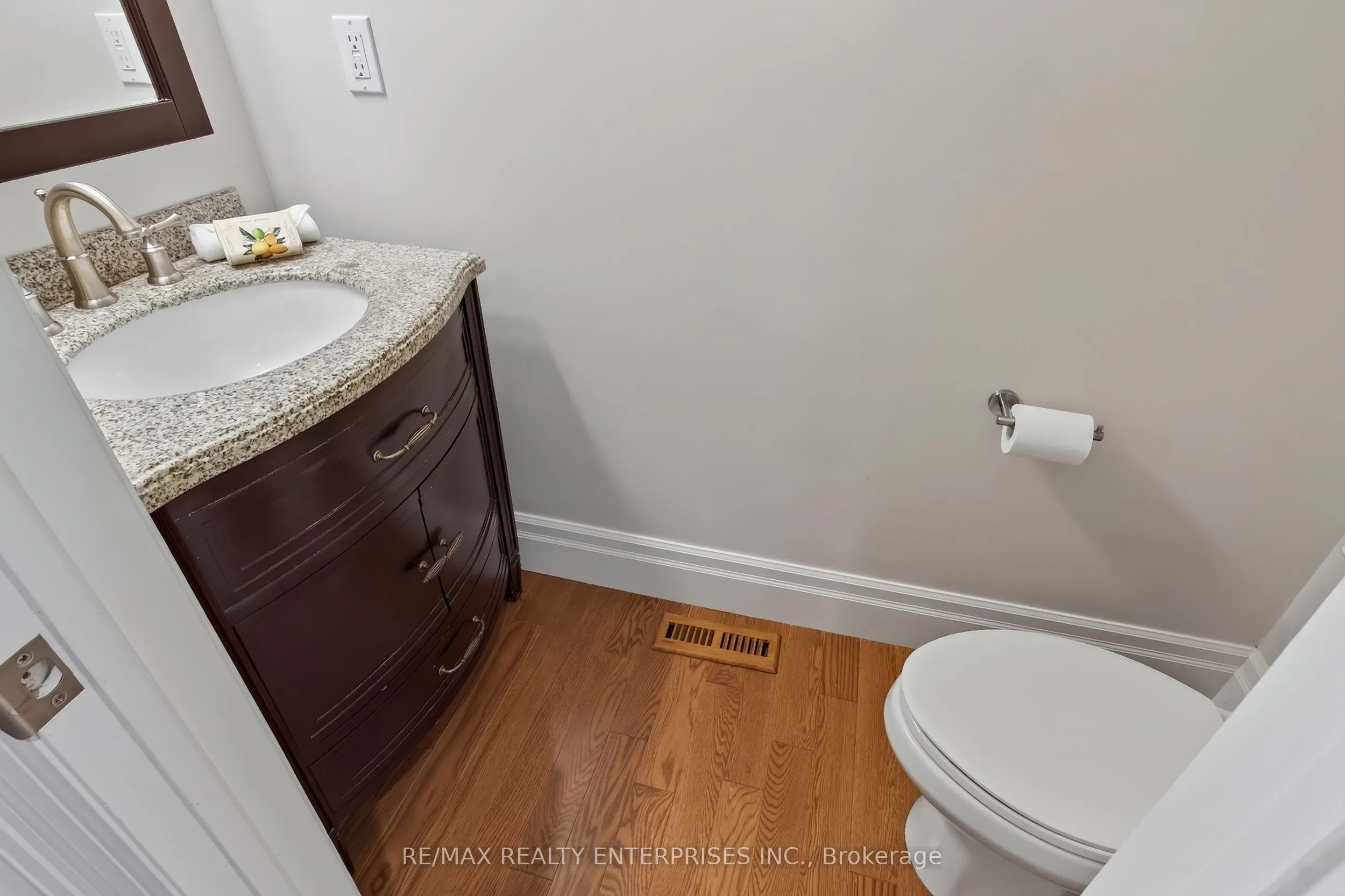 3523 Kingbird Court