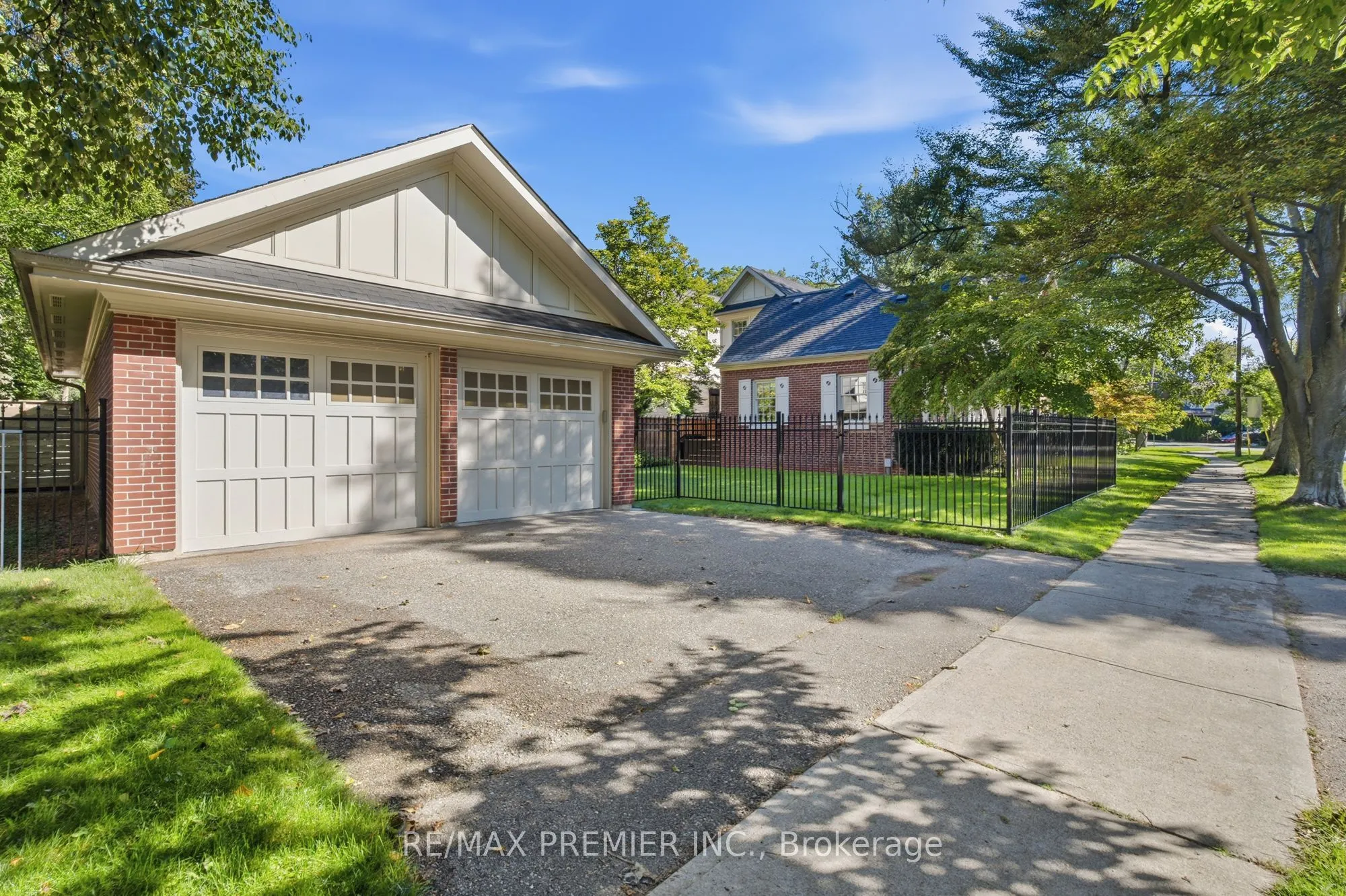 132 The Kingsway
