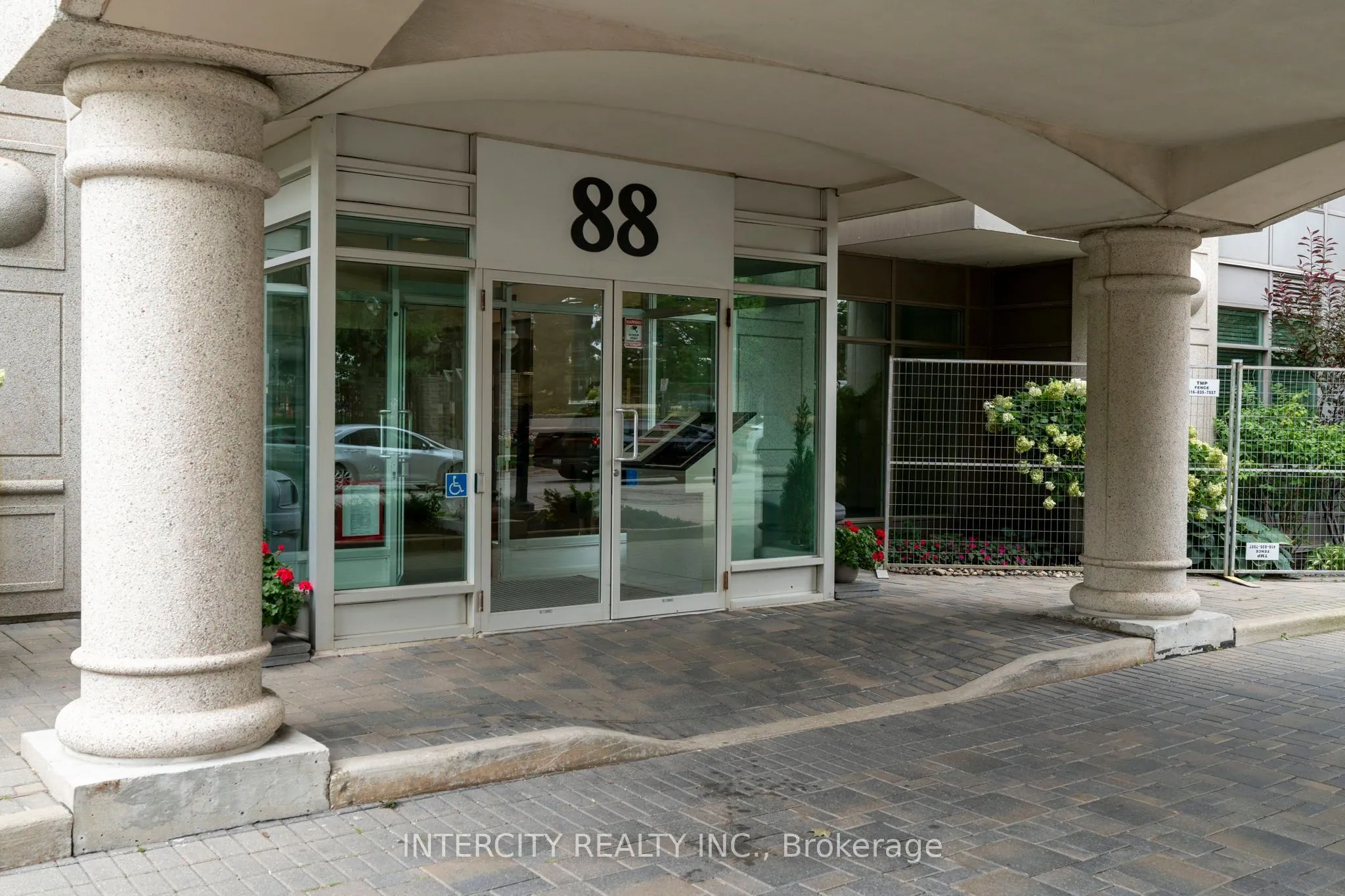 88 Palace Pier Court #907