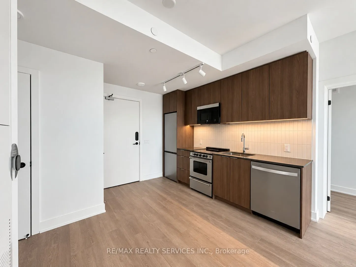 3008 William Cutmore Boulevard #615