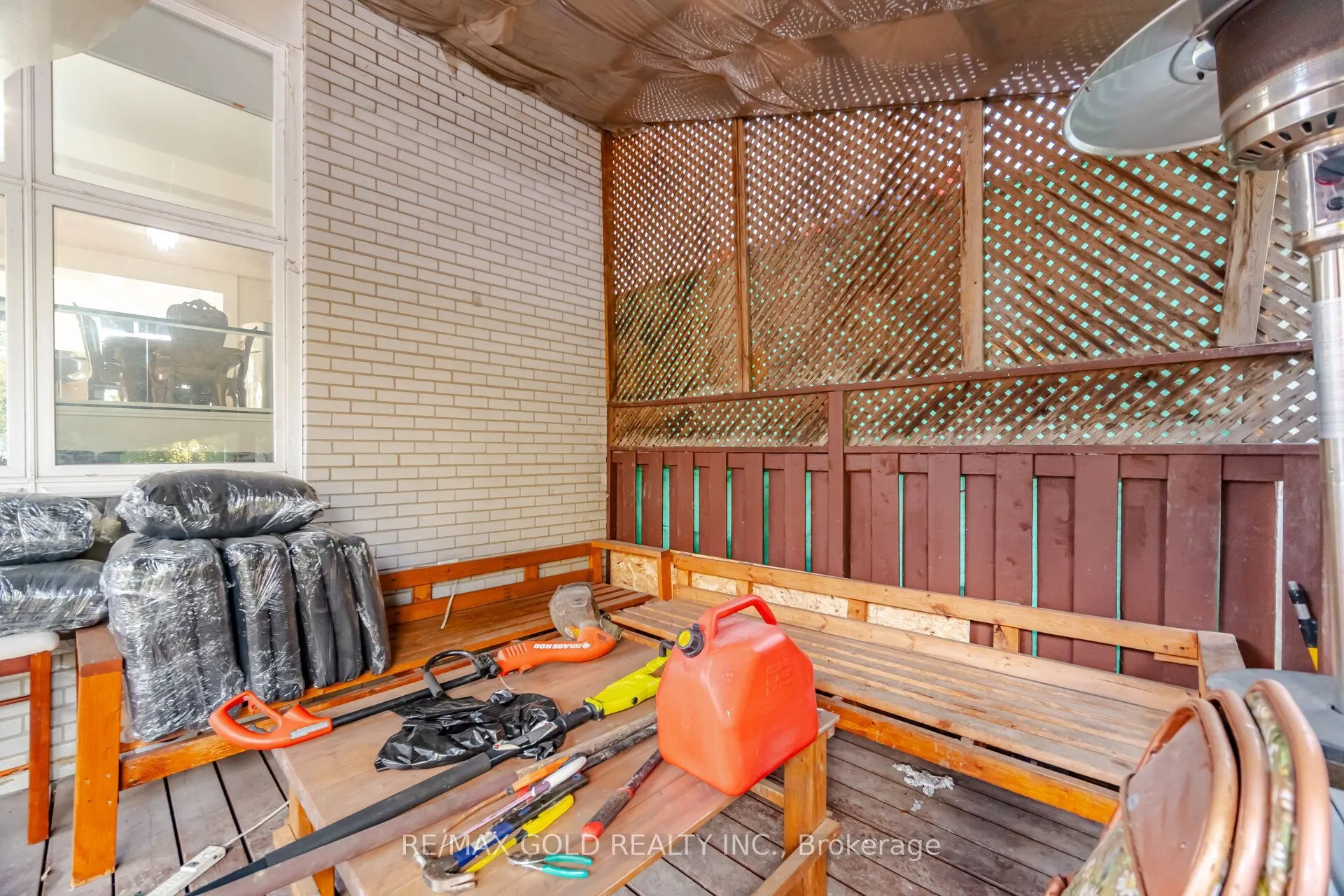 83 Clarion Road
